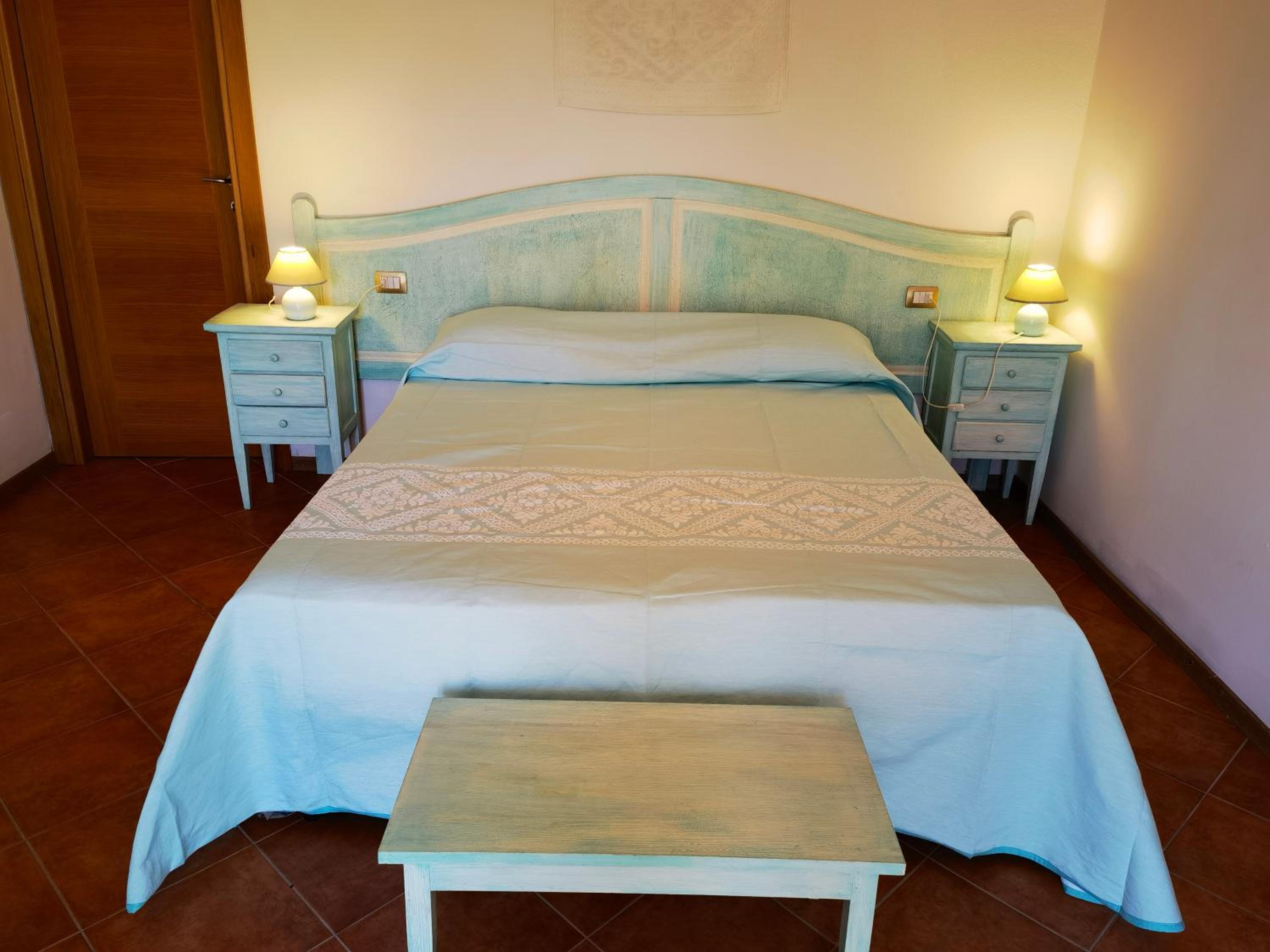Double or Twin Room with Pool View - Photo 3