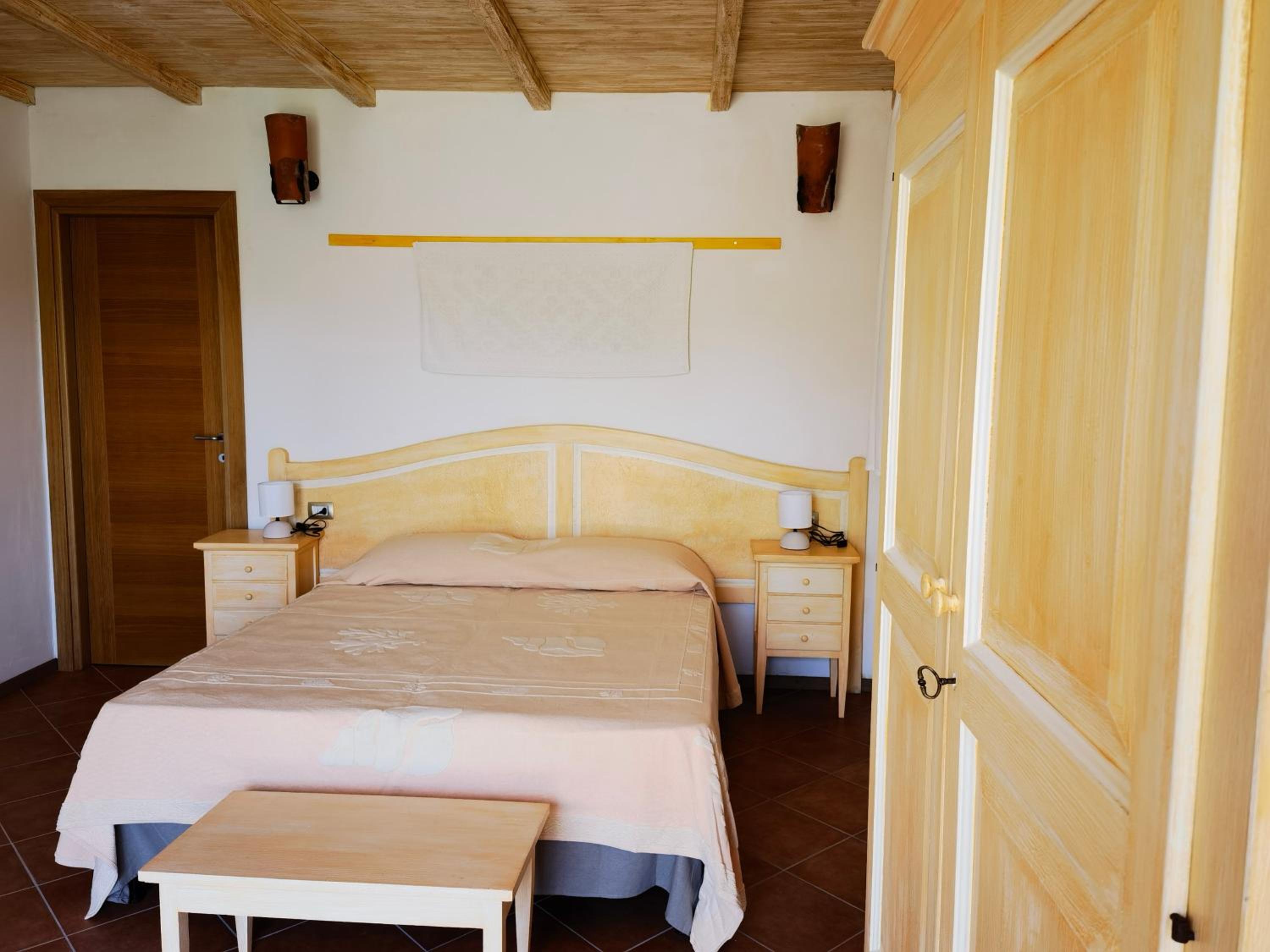 Double or Twin Room with Pool View - Photo 1