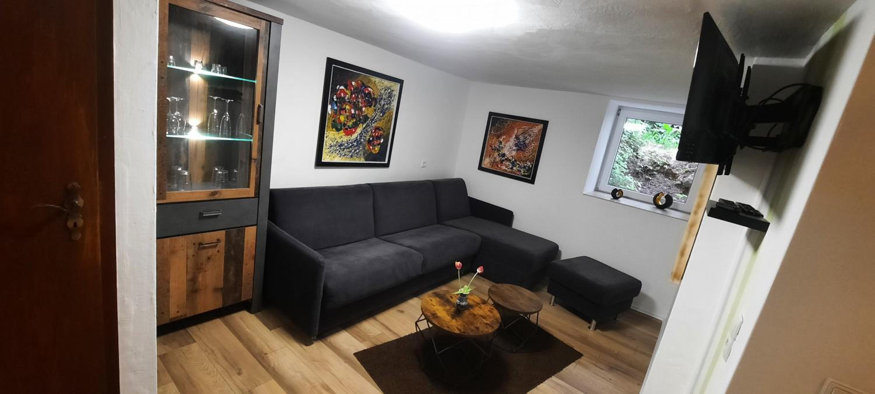 One-Bedroom Apartment photo 2