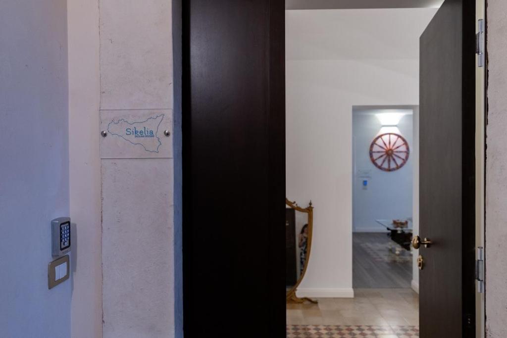 Double Room with Private Bathroom - Photo 2