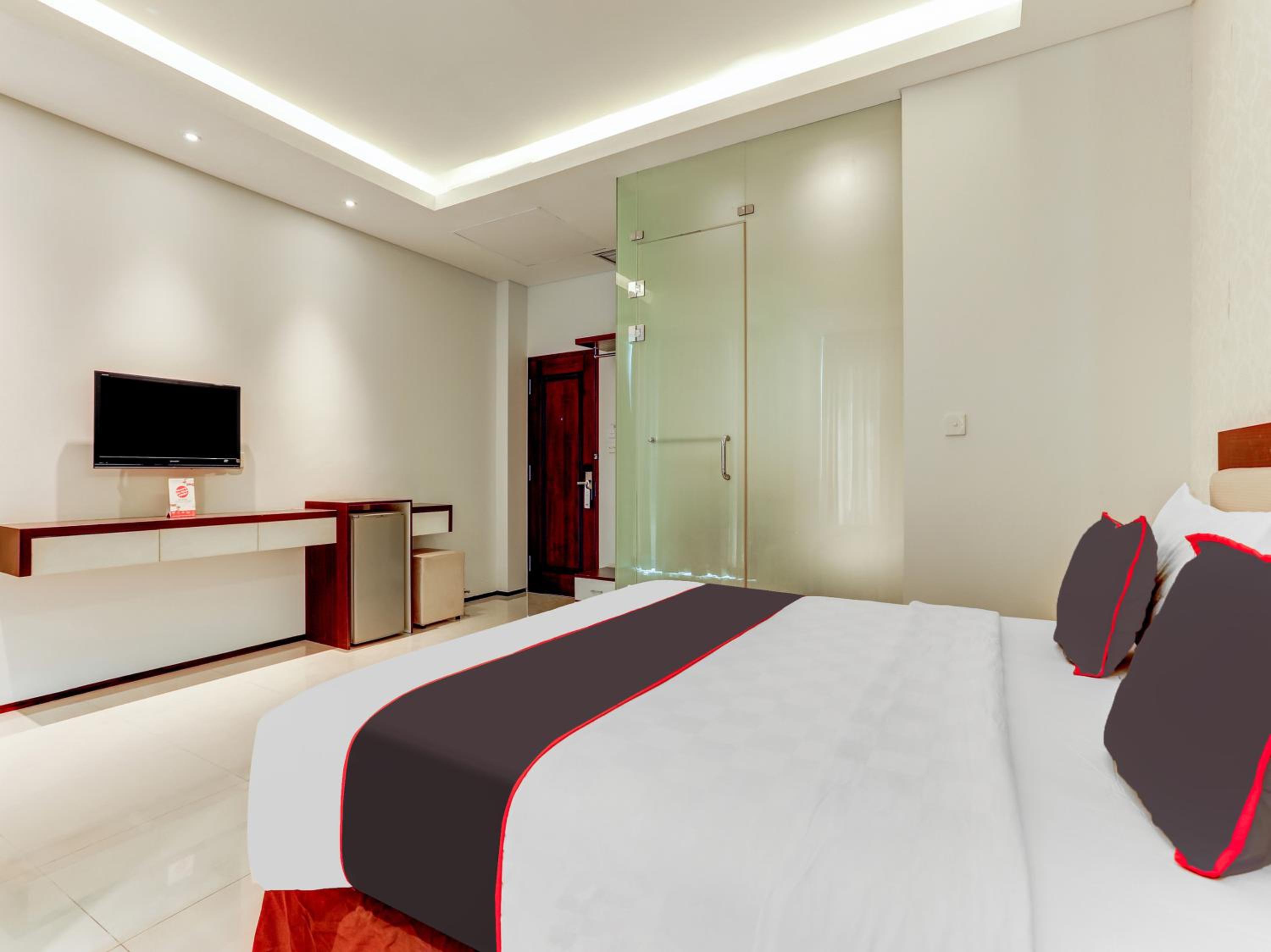 Deluxe Suite - Photo 6