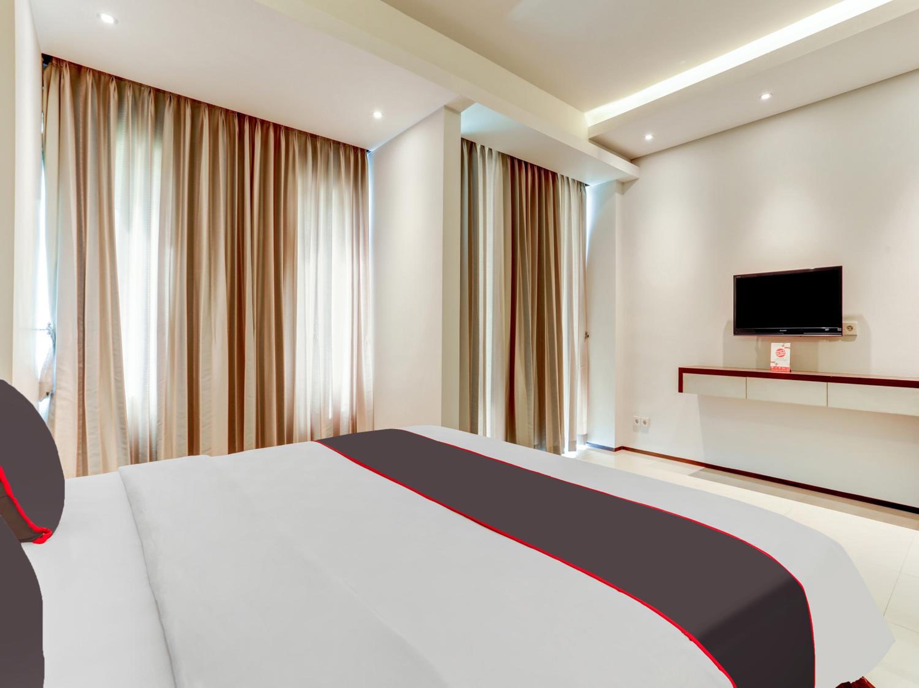 Deluxe Suite - Photo 7