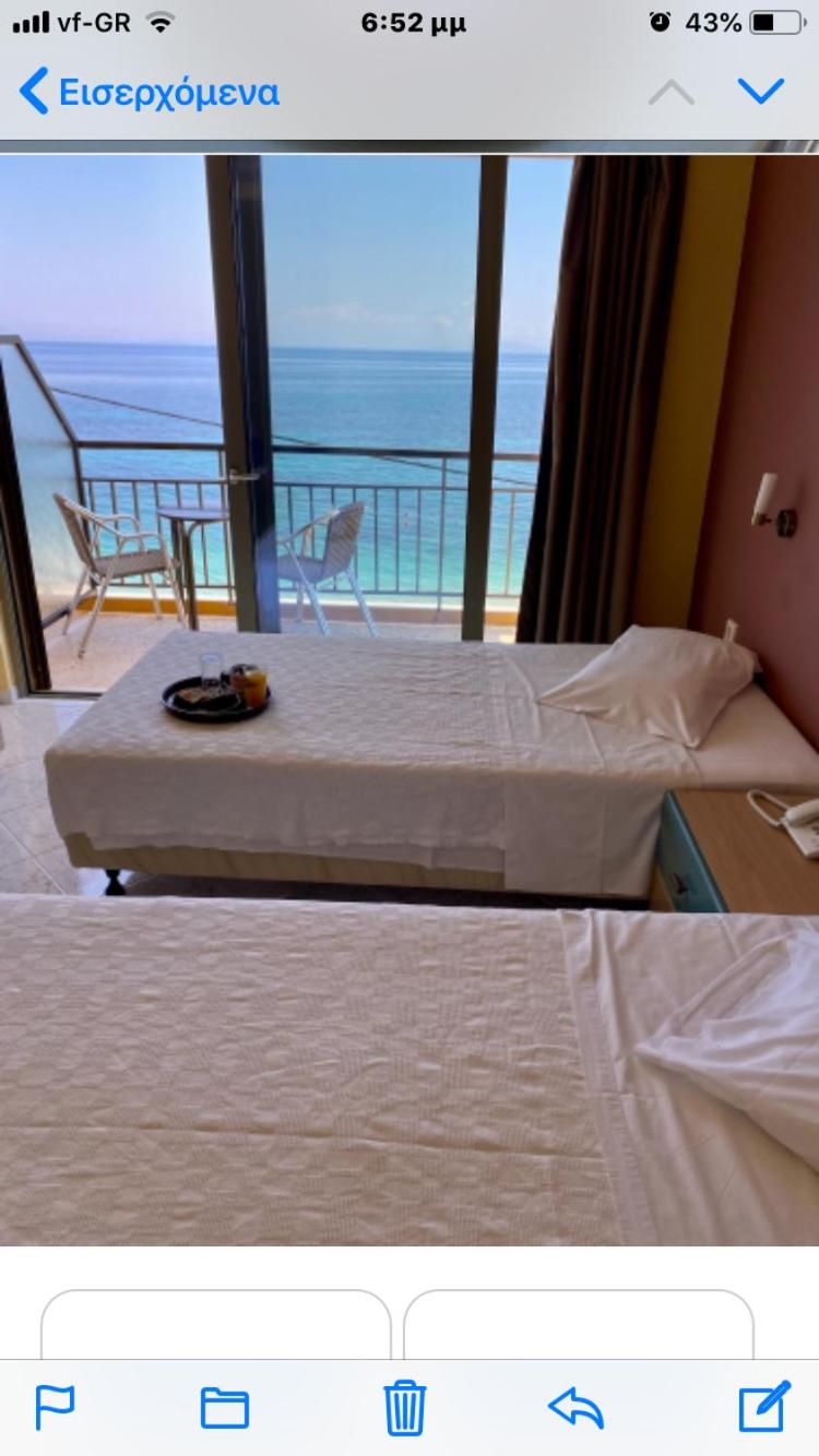 Double or Twin Room with Sea View photo 2