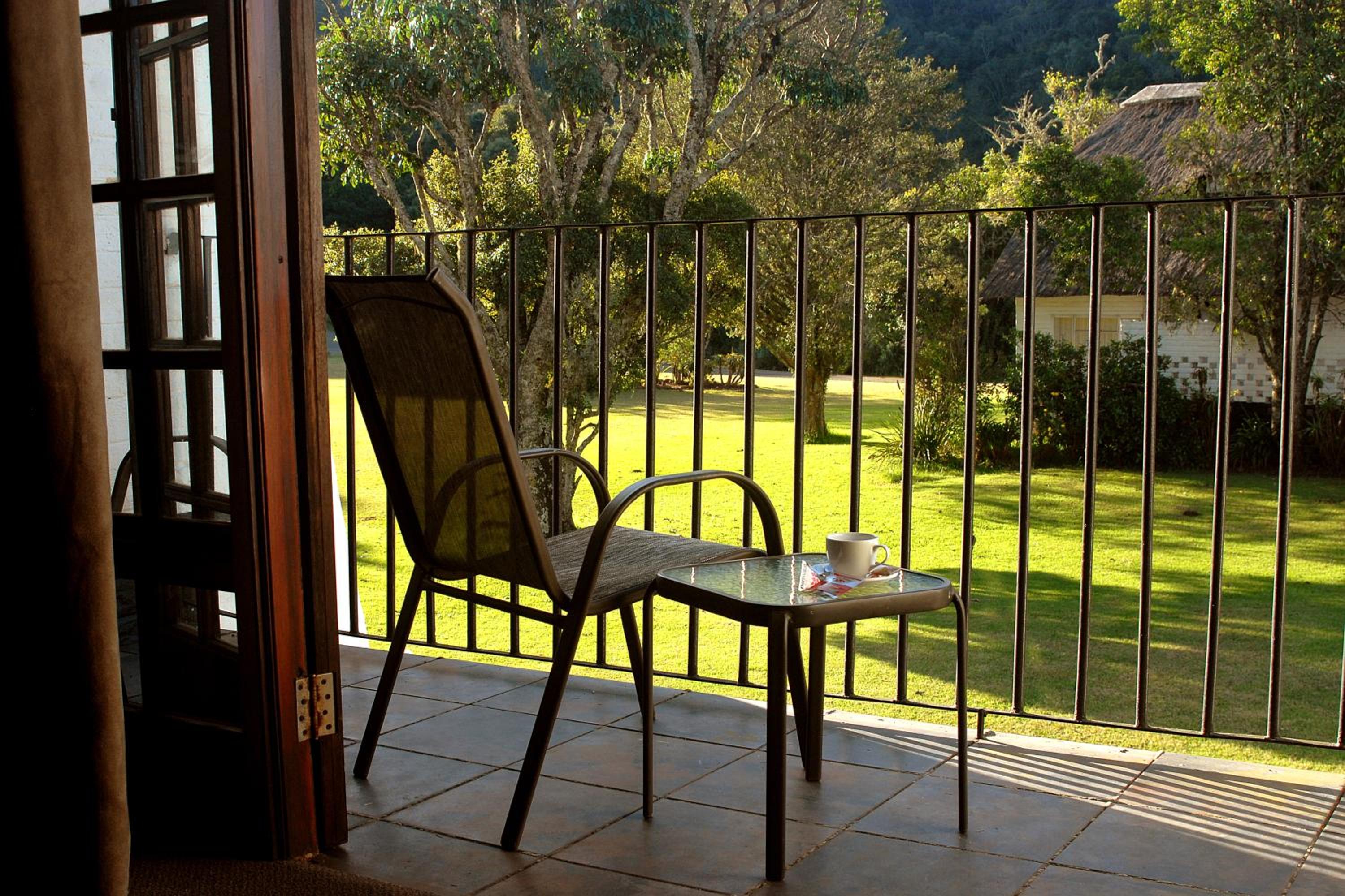 King Suite with Balcony - Photo 10