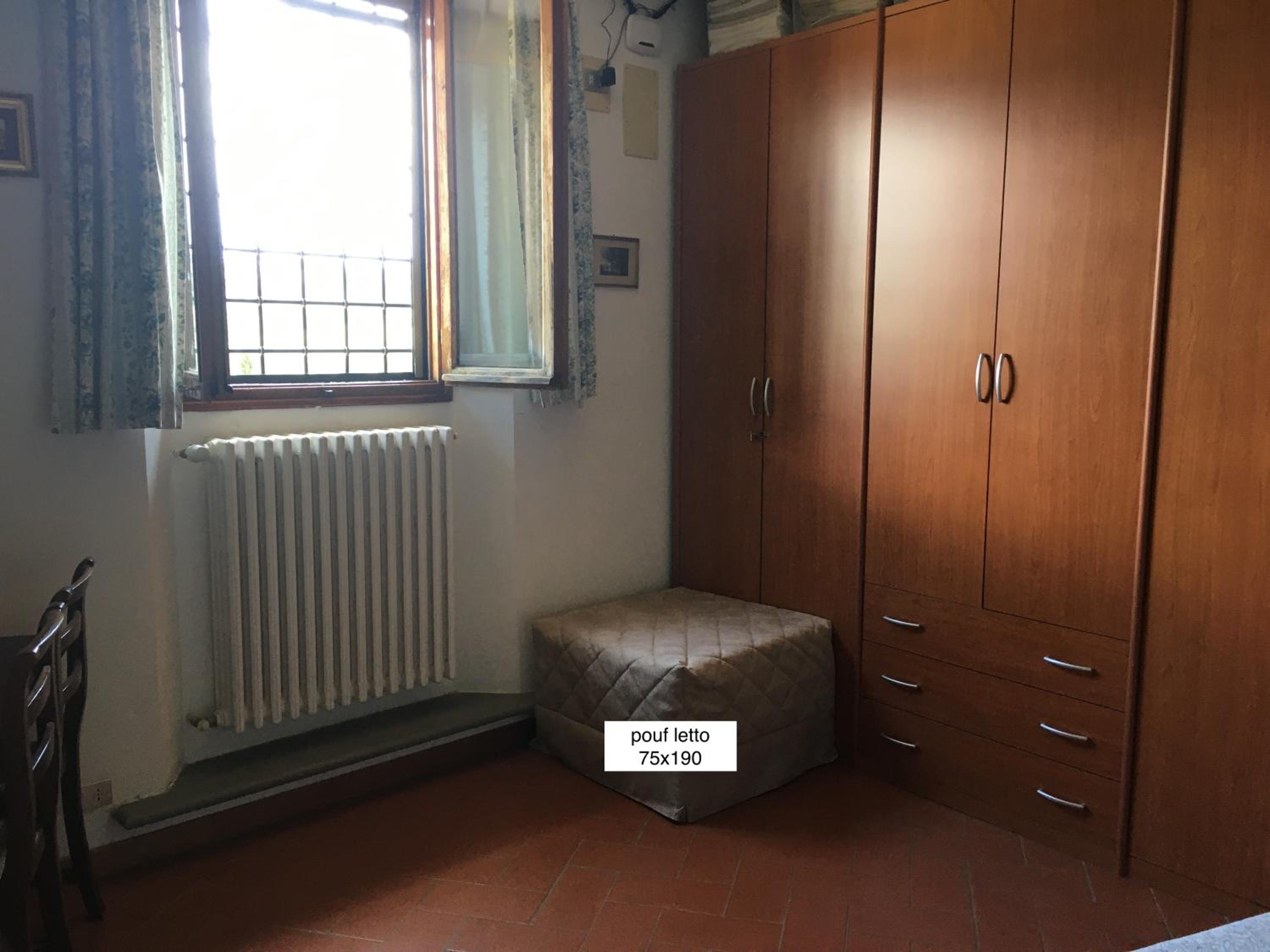 Double Room with Private Bathroom - Photo 2