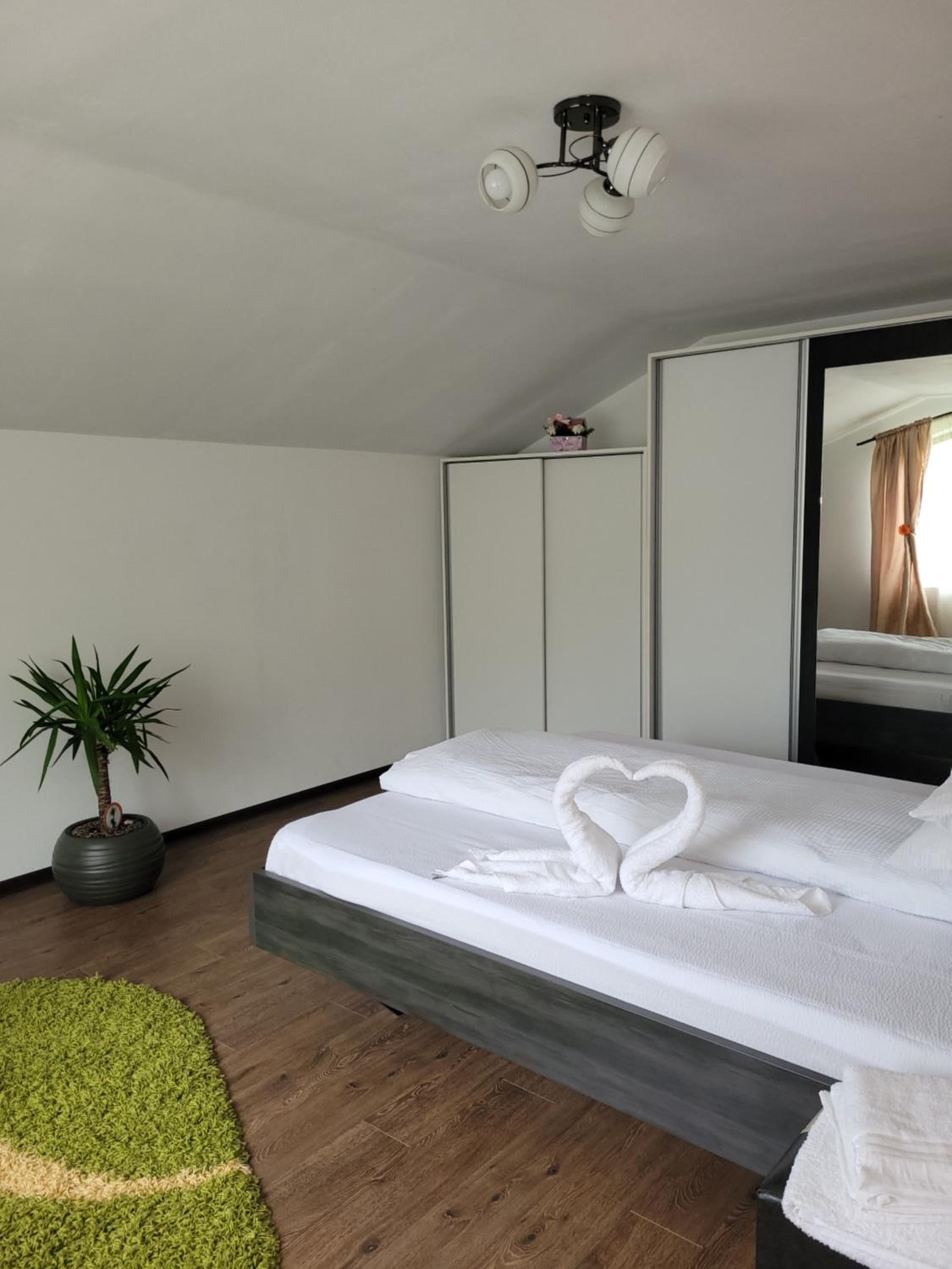 Two-Bedroom House - Photo 22