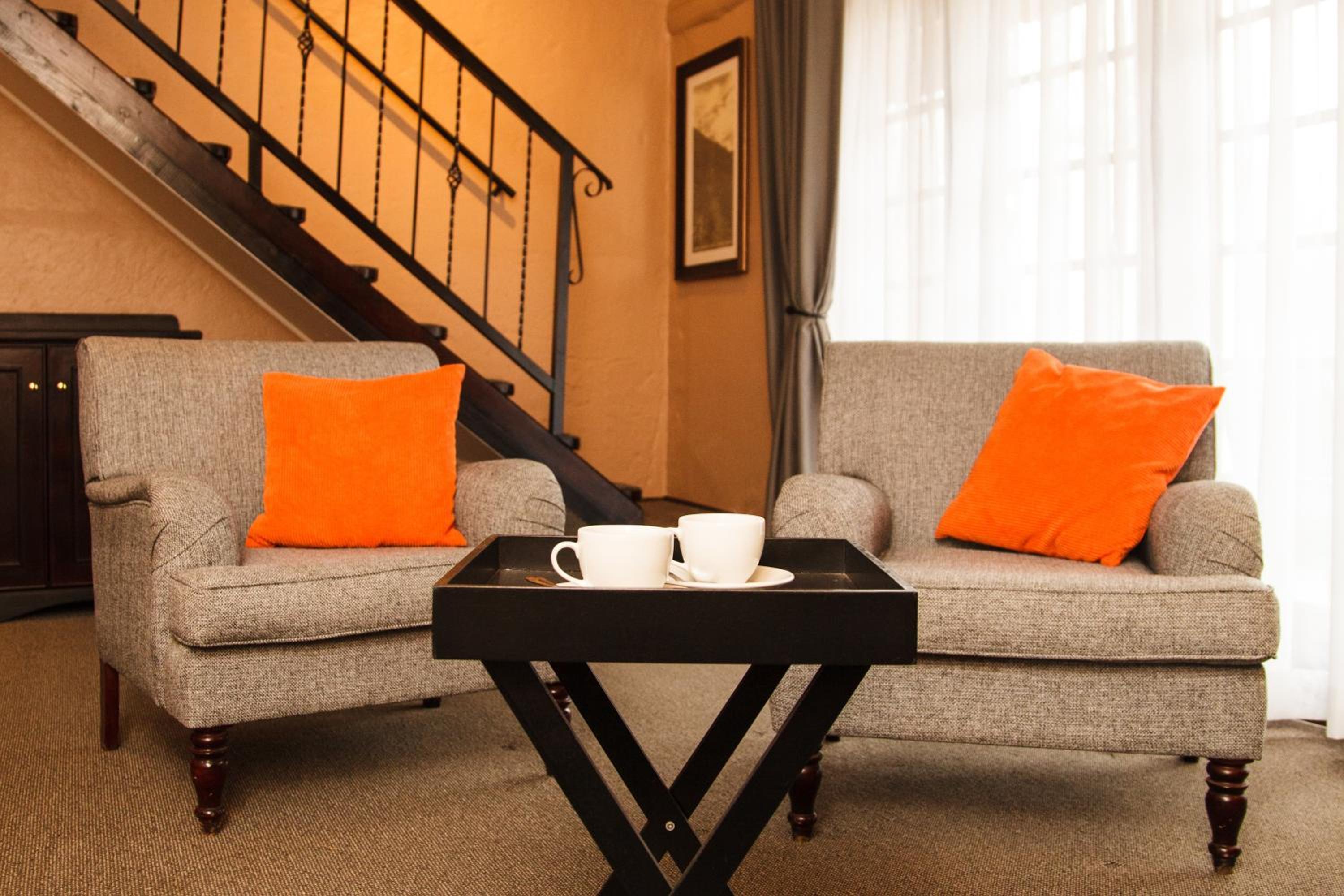 Family Room - Photo 4