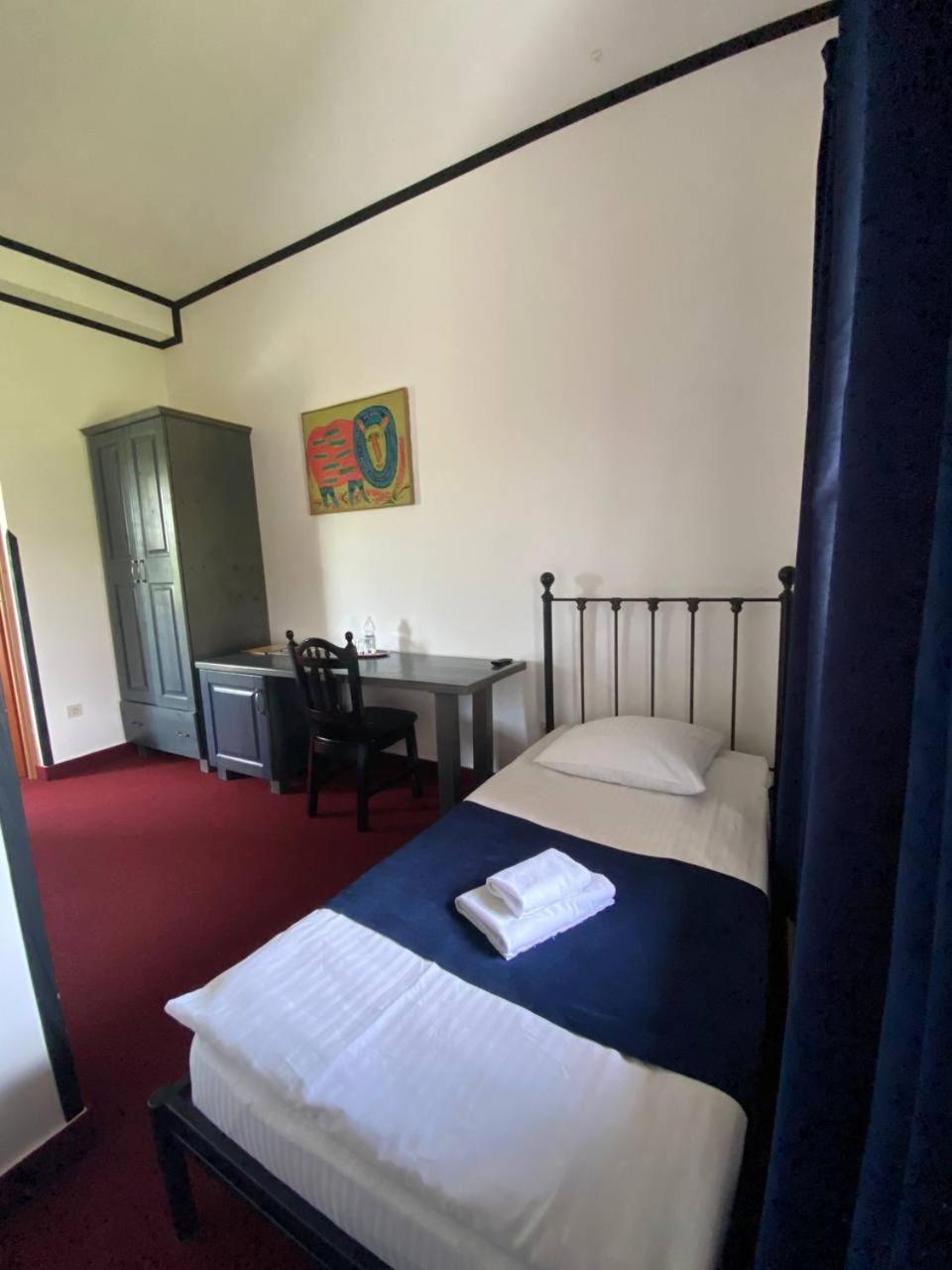 Single Room photo 3