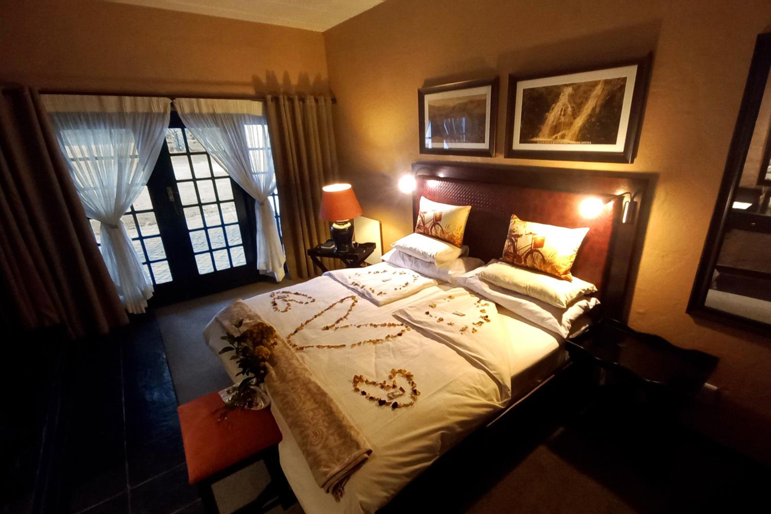 Executive Suite - Photo 8