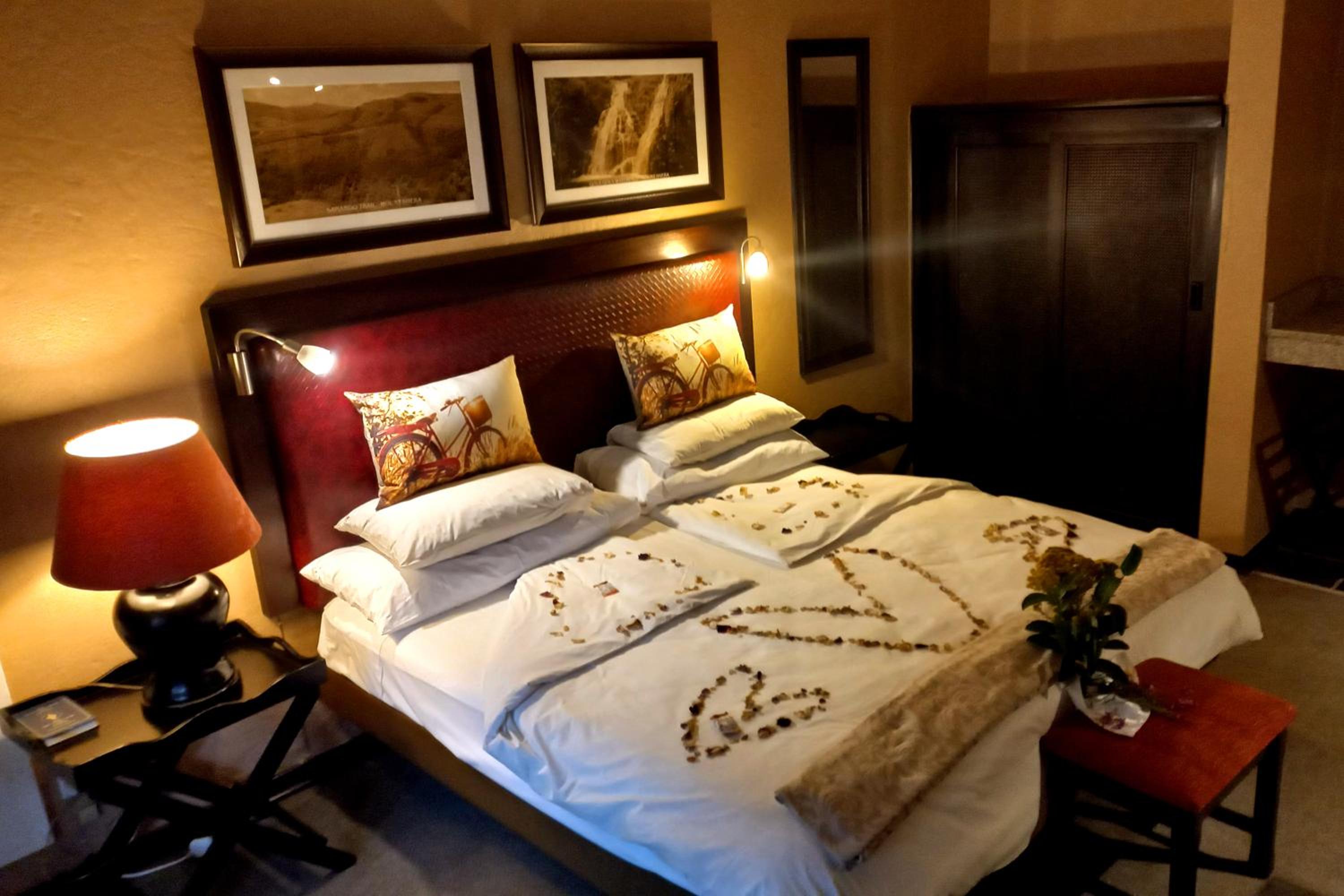 Executive Suite - Photo 2