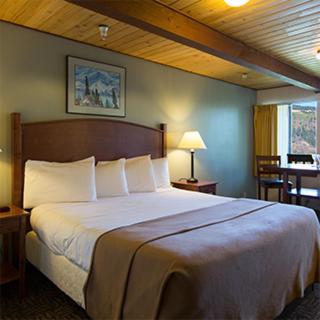 1 King Bed, Partial River View (Pet Friendly) photo 2