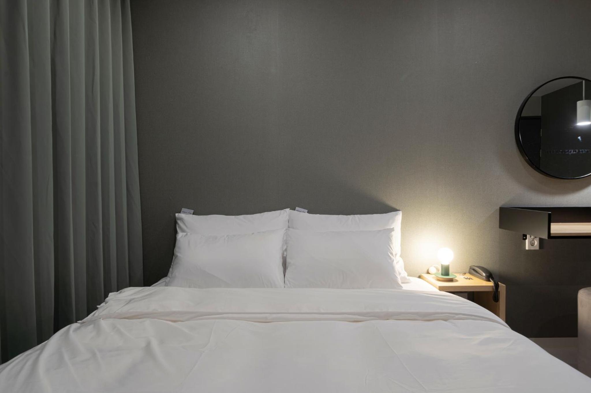 Double Room - Photo 16