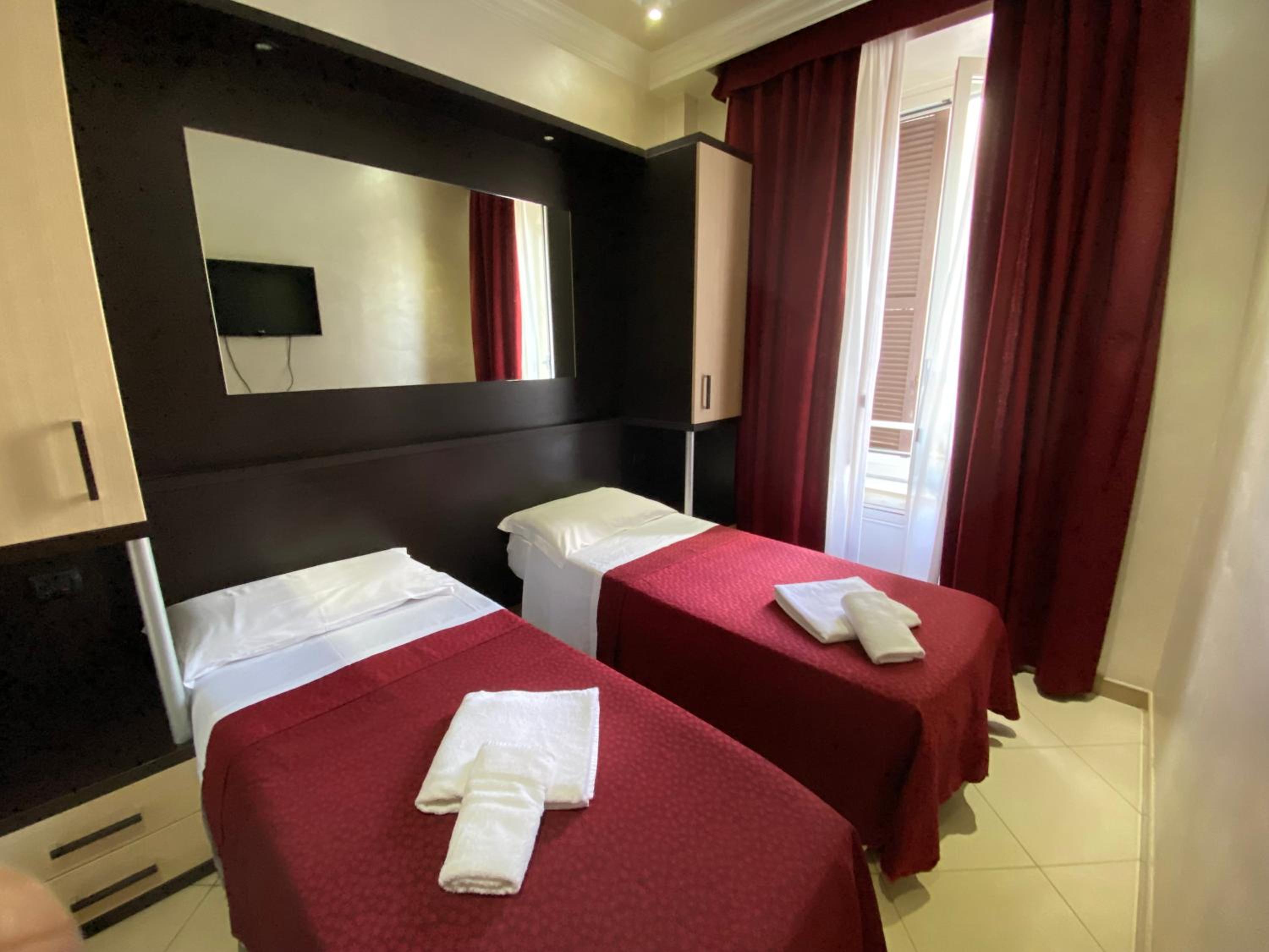 Deluxe Double or Twin Room with City View