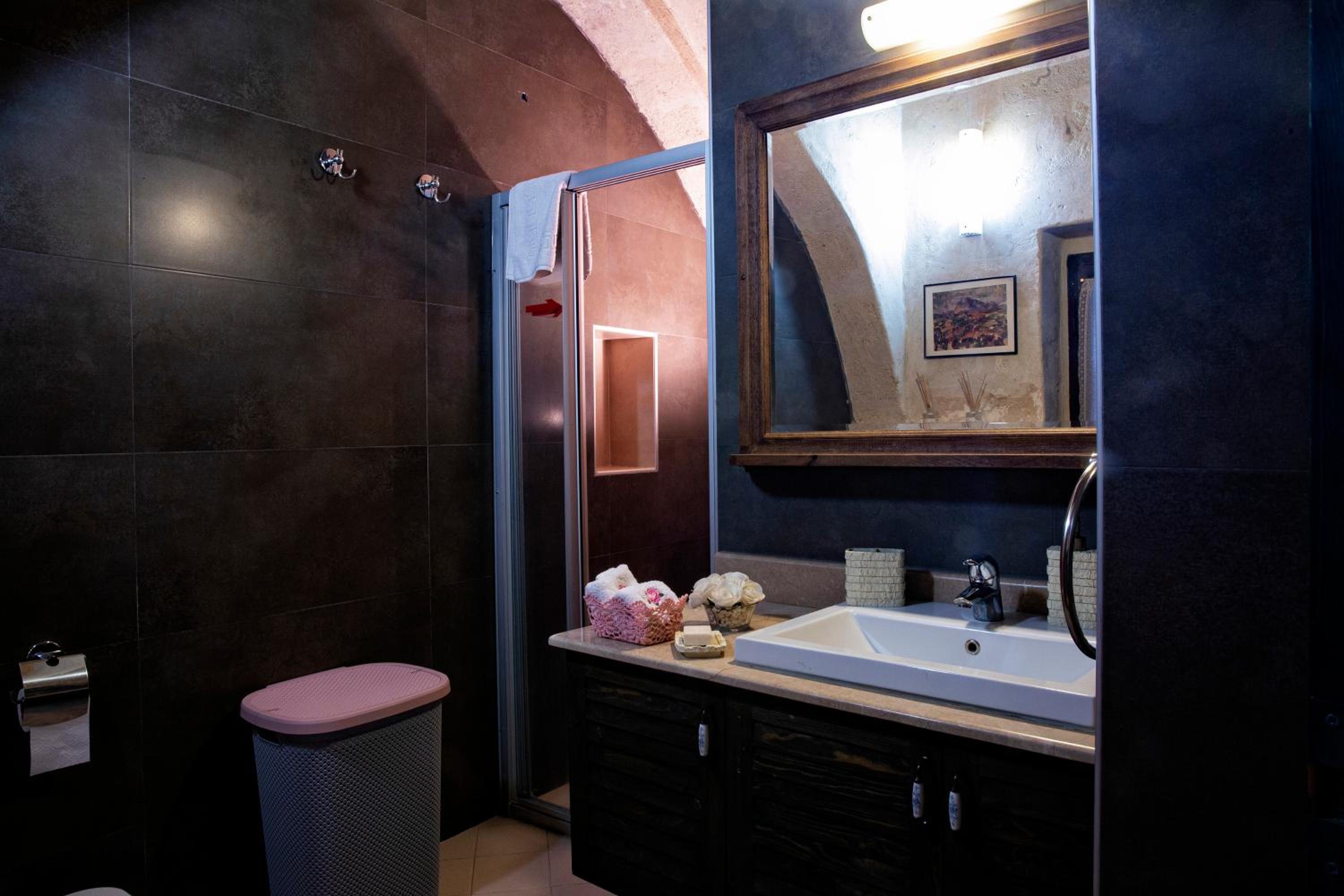 Two-Bedroom Apartment - Photo 2