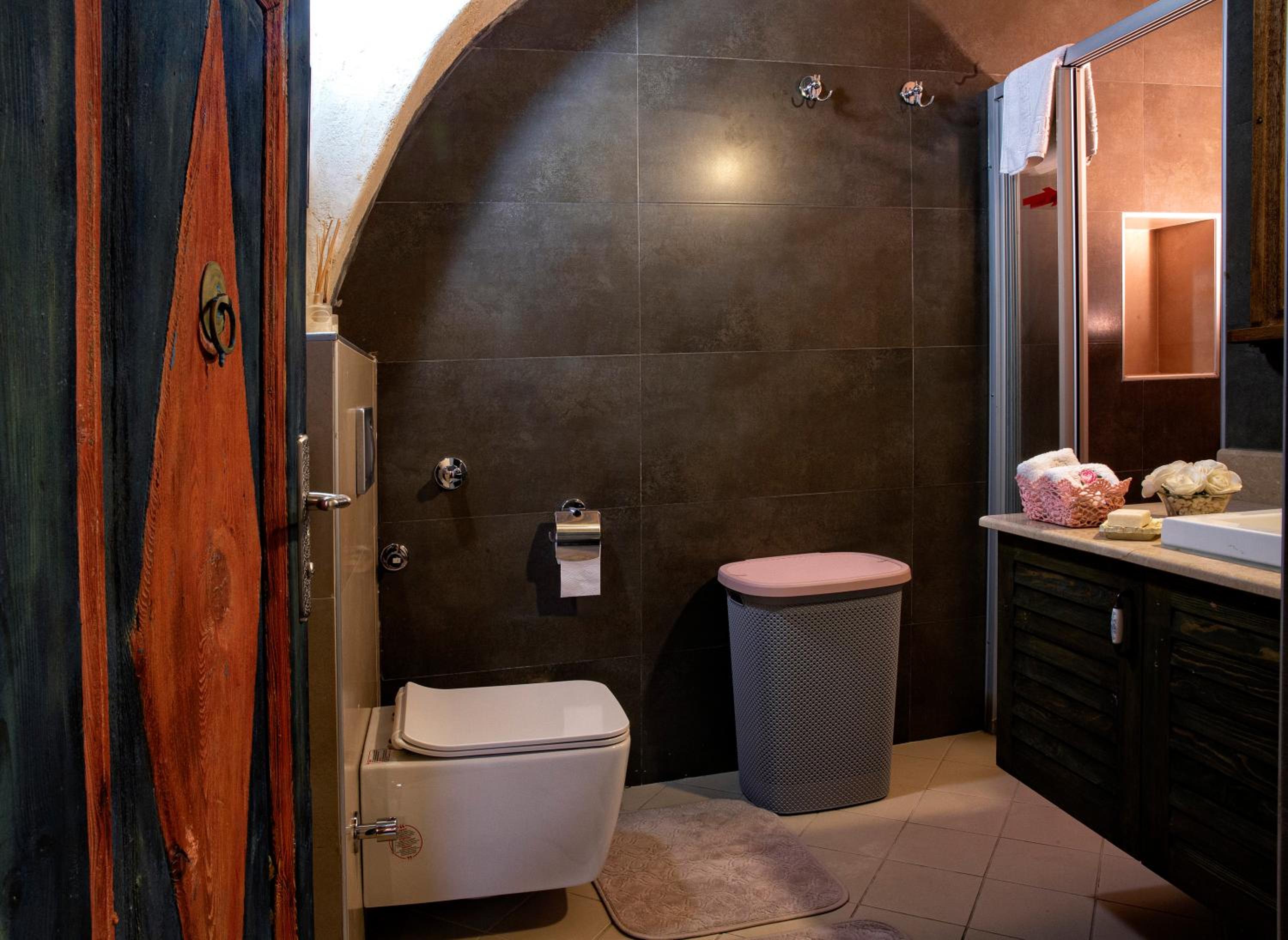 Two-Bedroom Apartment - Photo 4