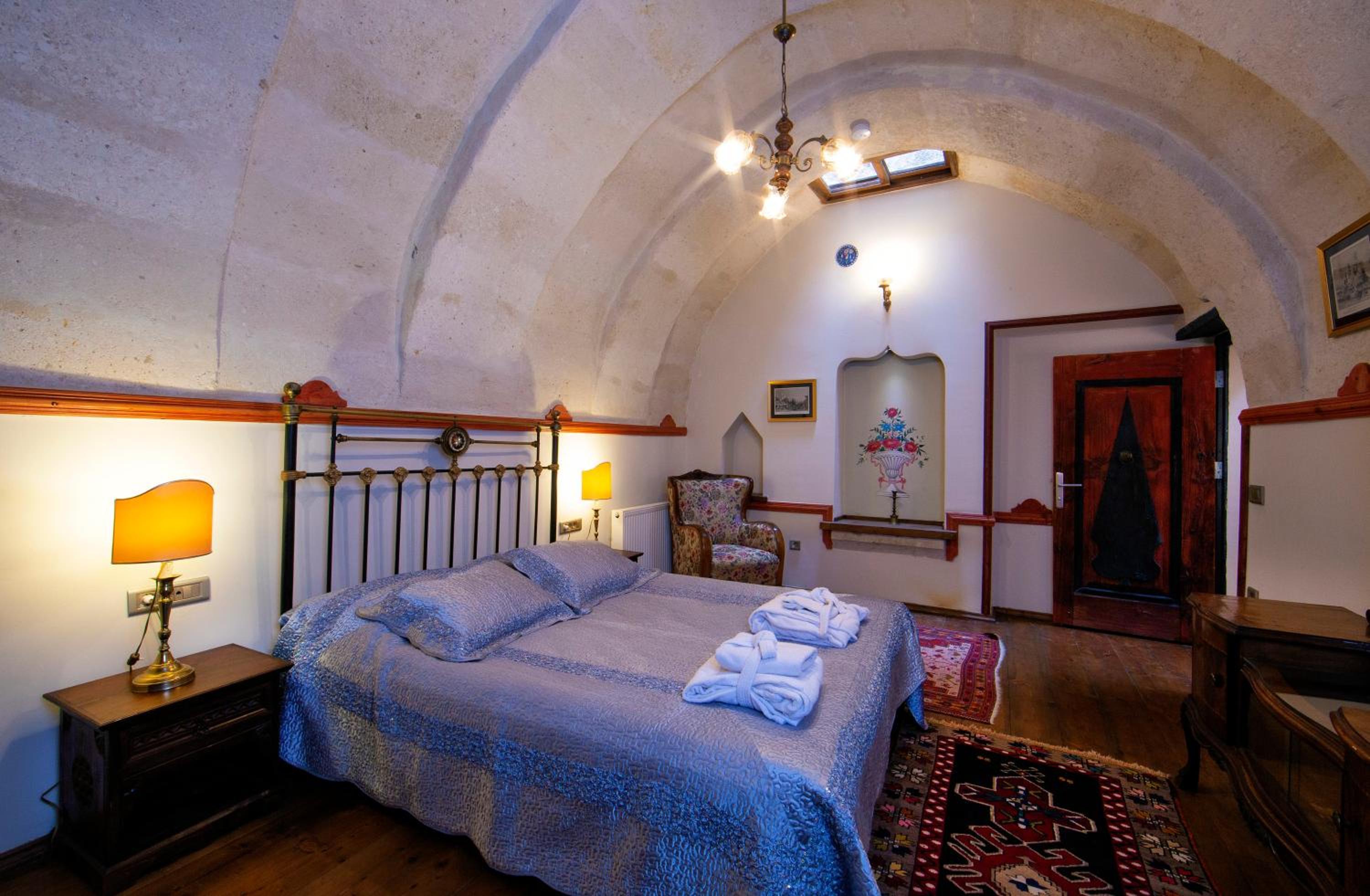 Two-Bedroom Apartment - Photo 8