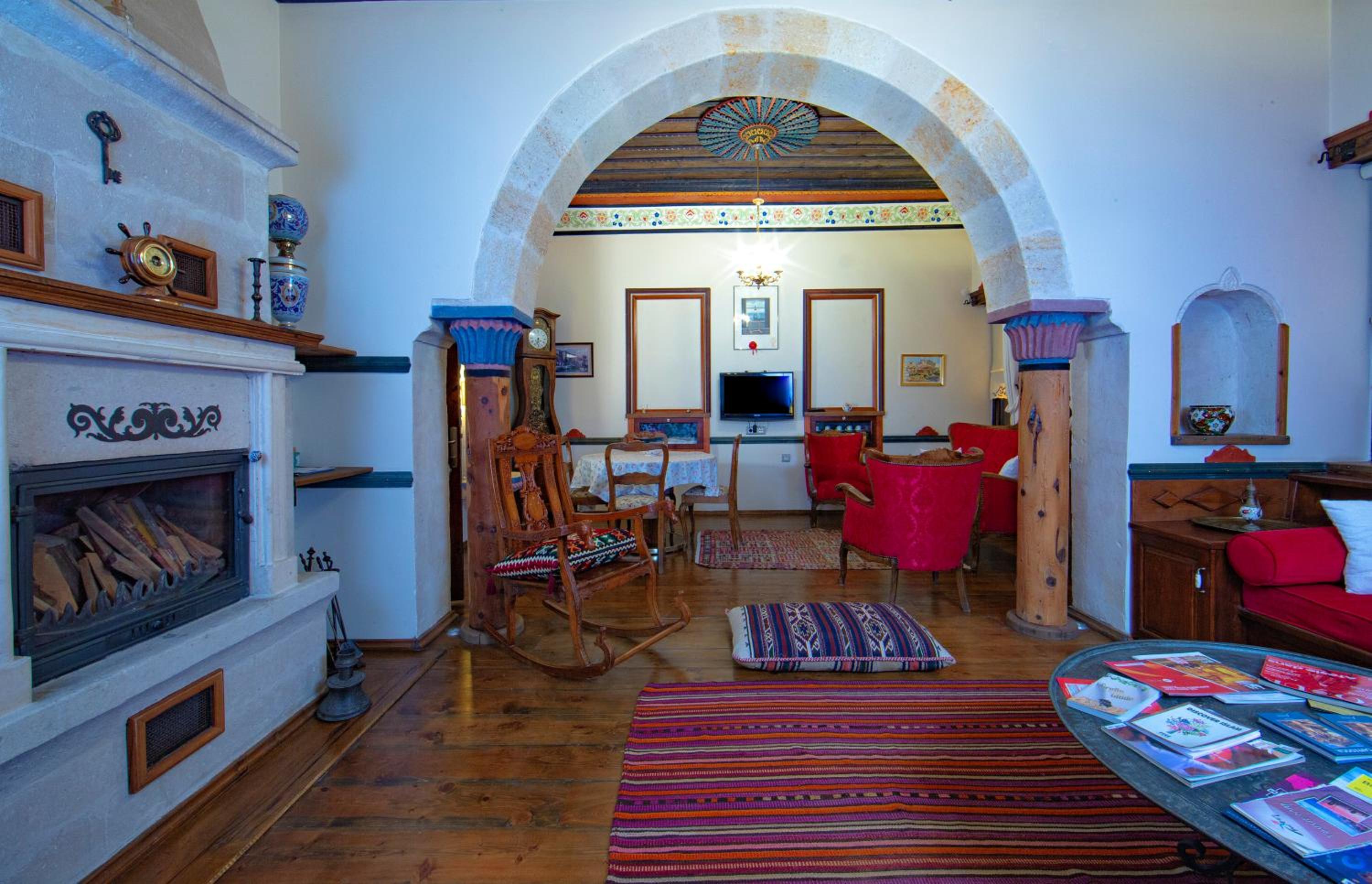 Two-Bedroom Apartment - Photo 6