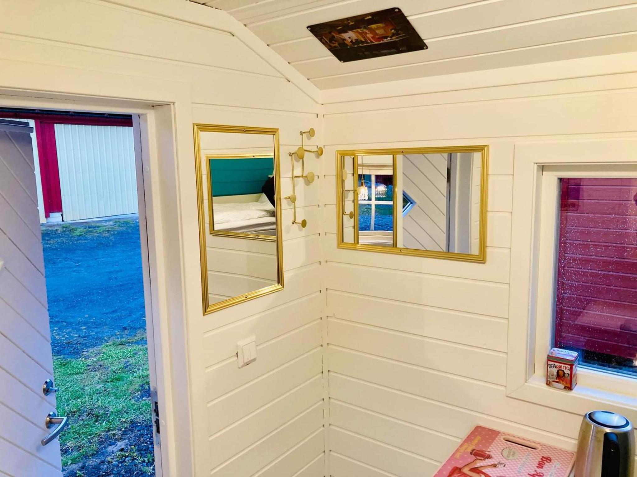 Small Twin Room - Photo 7