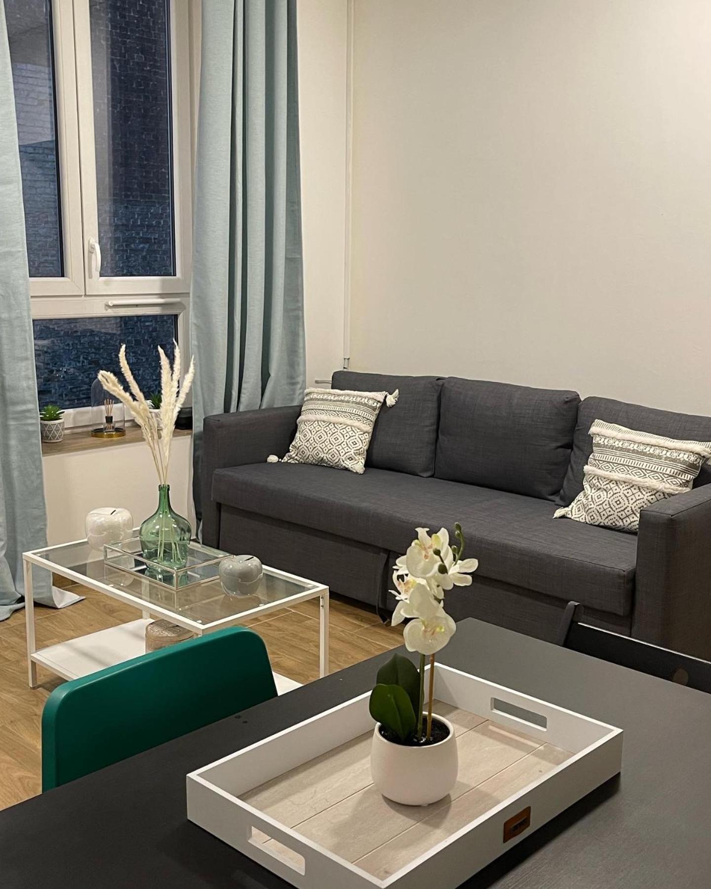 One-Bedroom Apartment photo 1