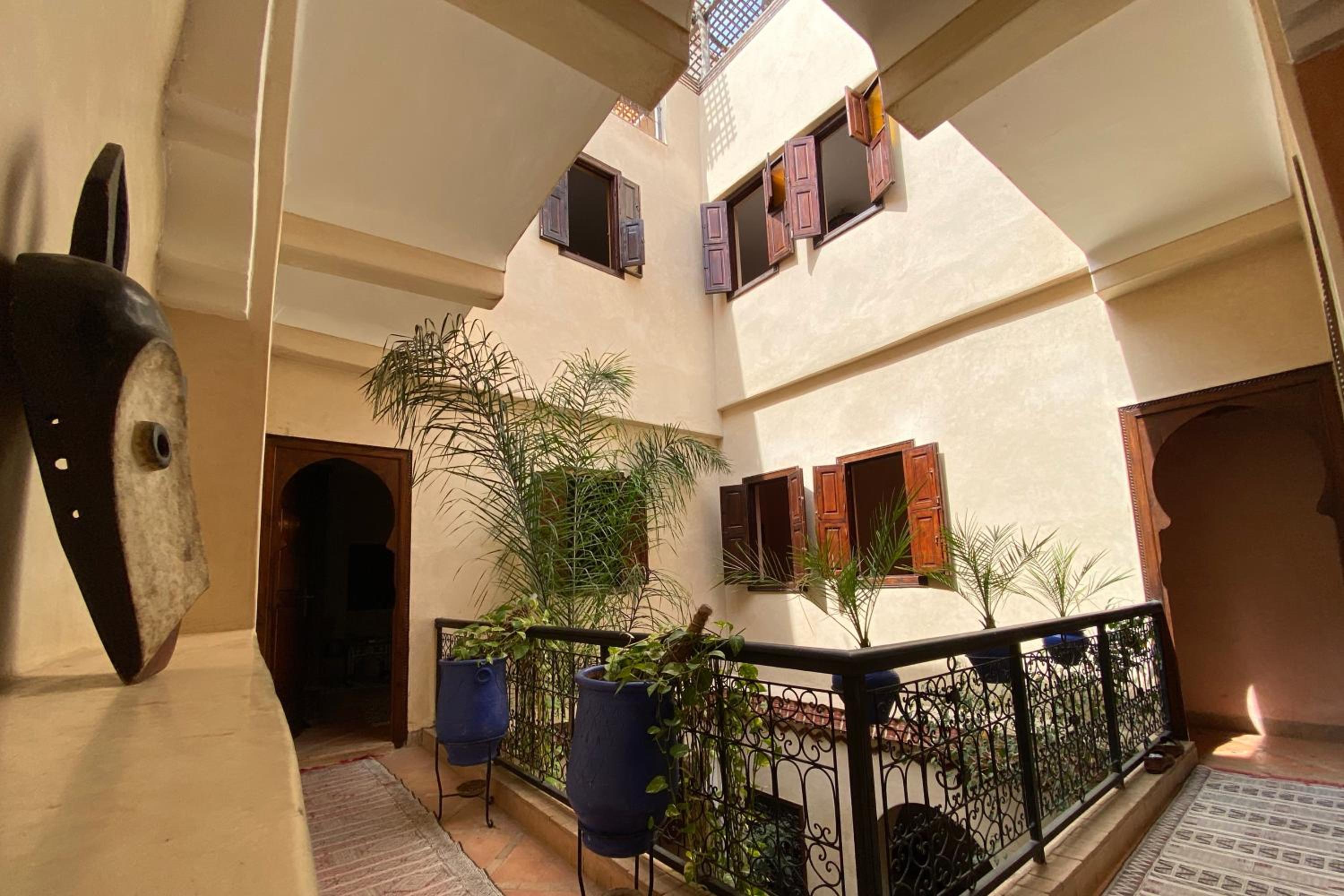 Five-Bedroom House - Photo 38
