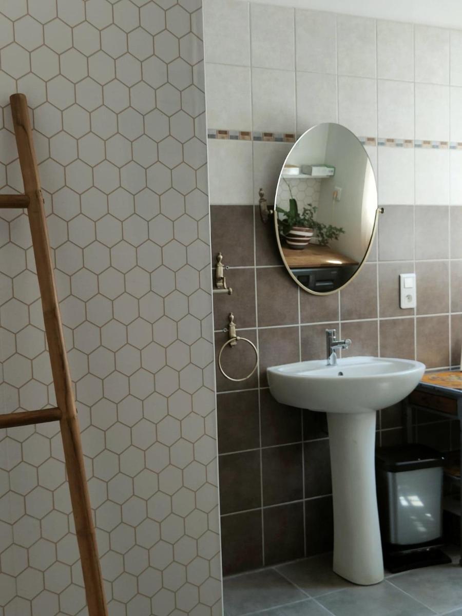 Apartment with Terrace - Photo 8
