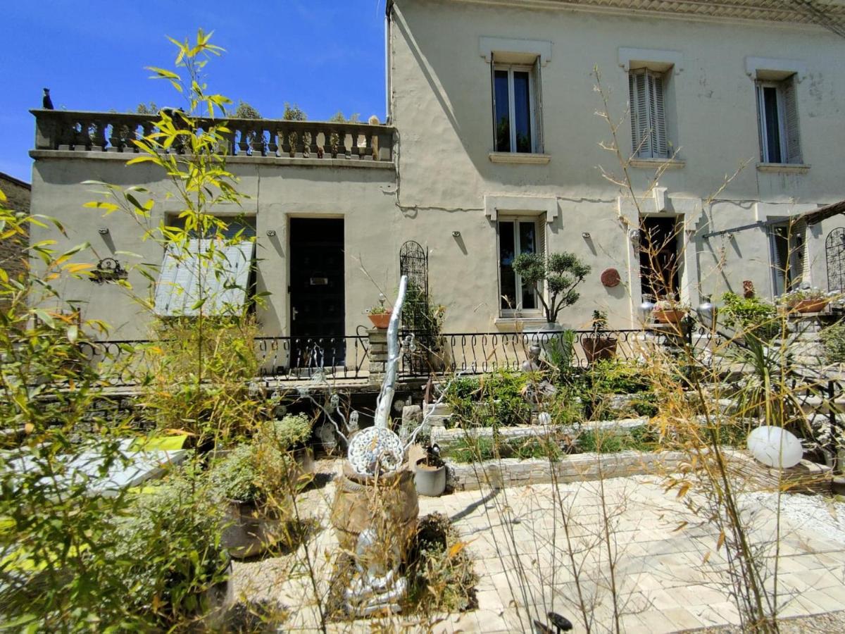 Apartment with Terrace - Photo 16