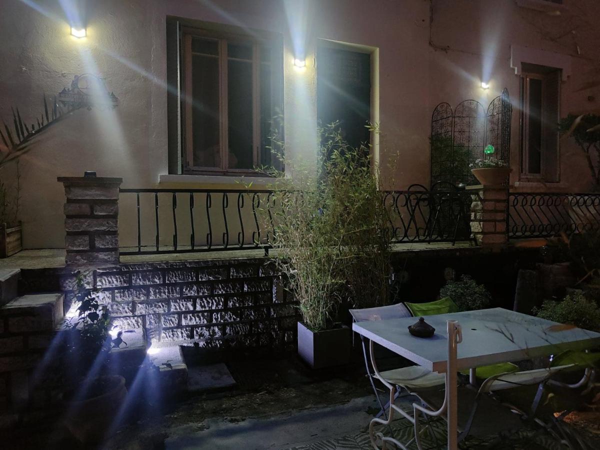 Apartment with Terrace - Photo 24