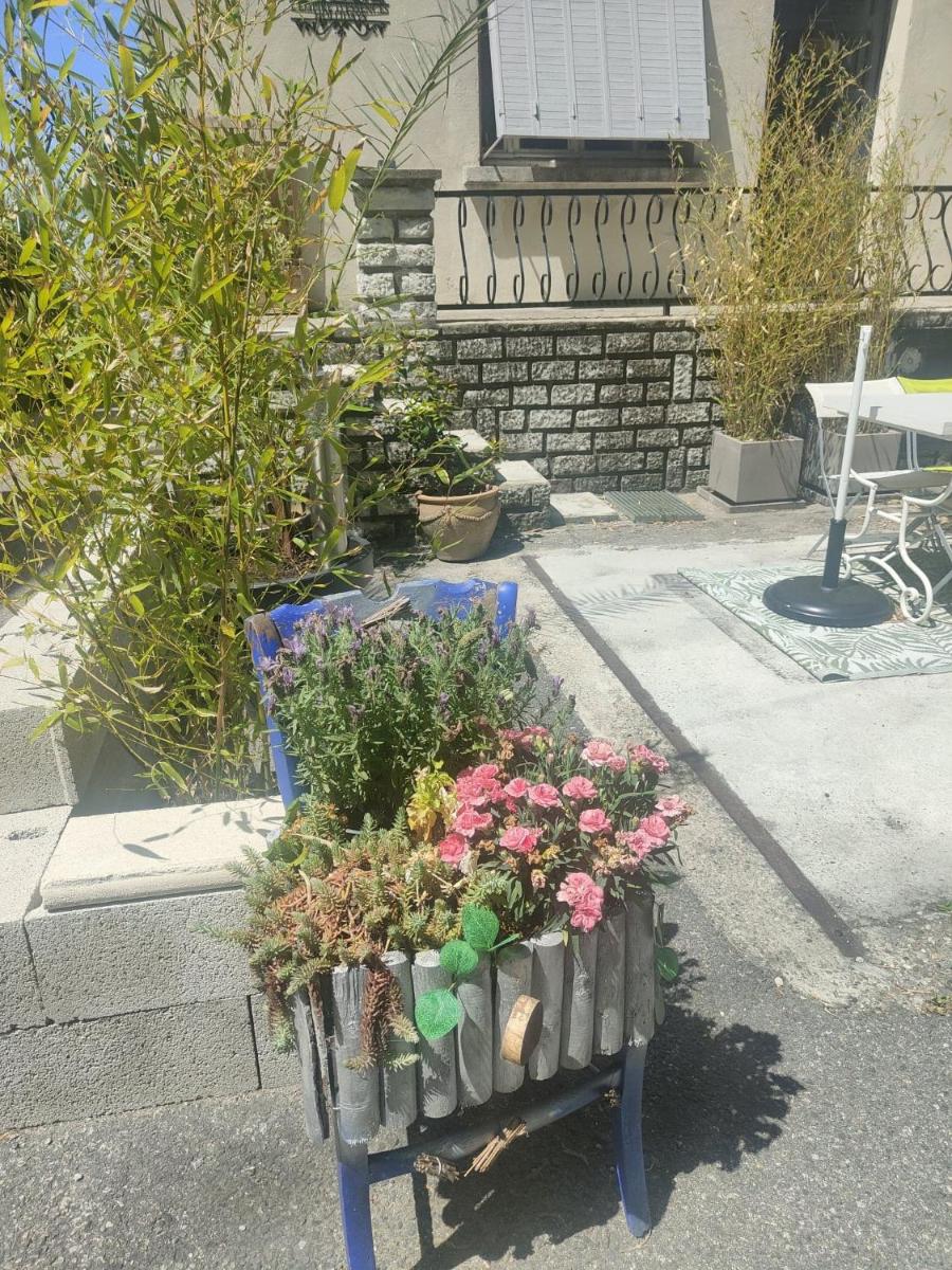 Apartment with Terrace - Photo 25