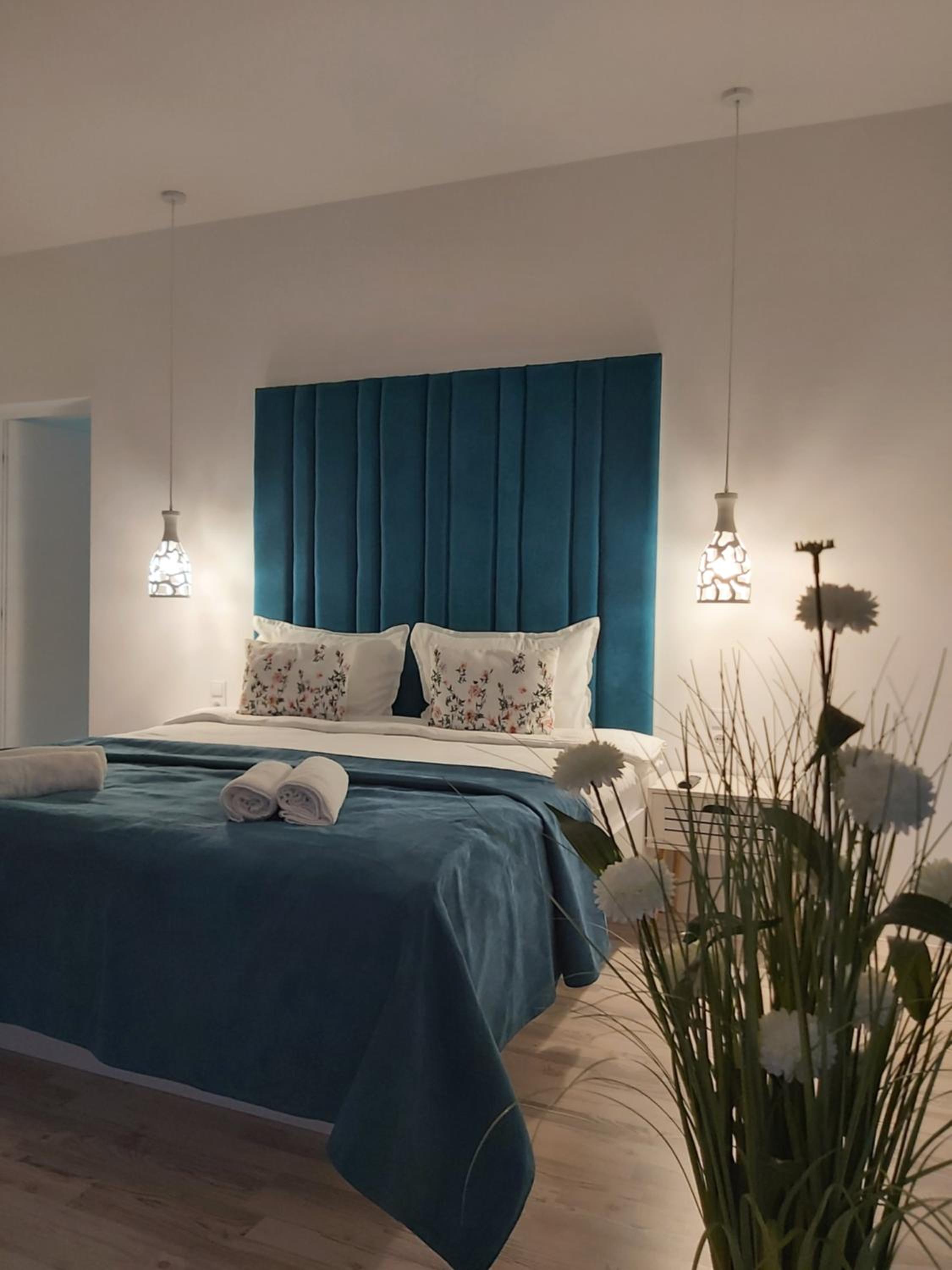 One-Bedroom Apartment - Photo 1