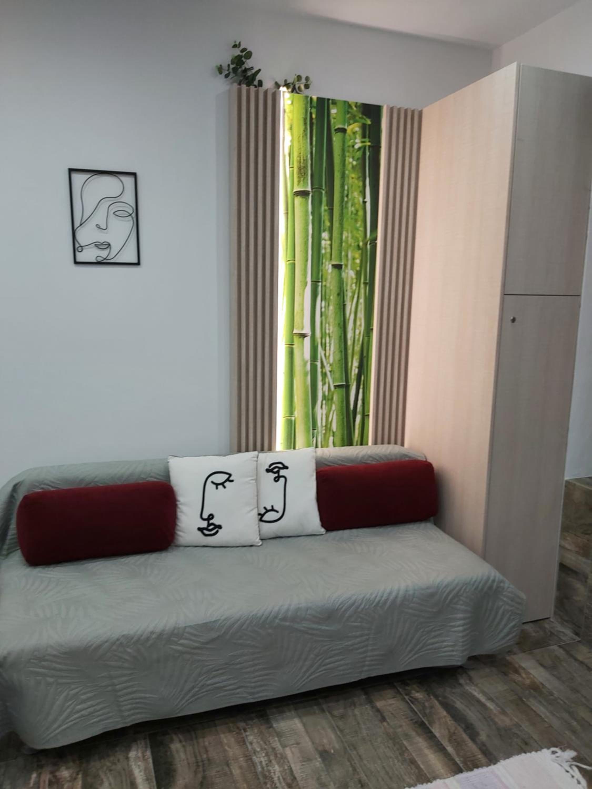 One-Bedroom Apartment - Photo 4