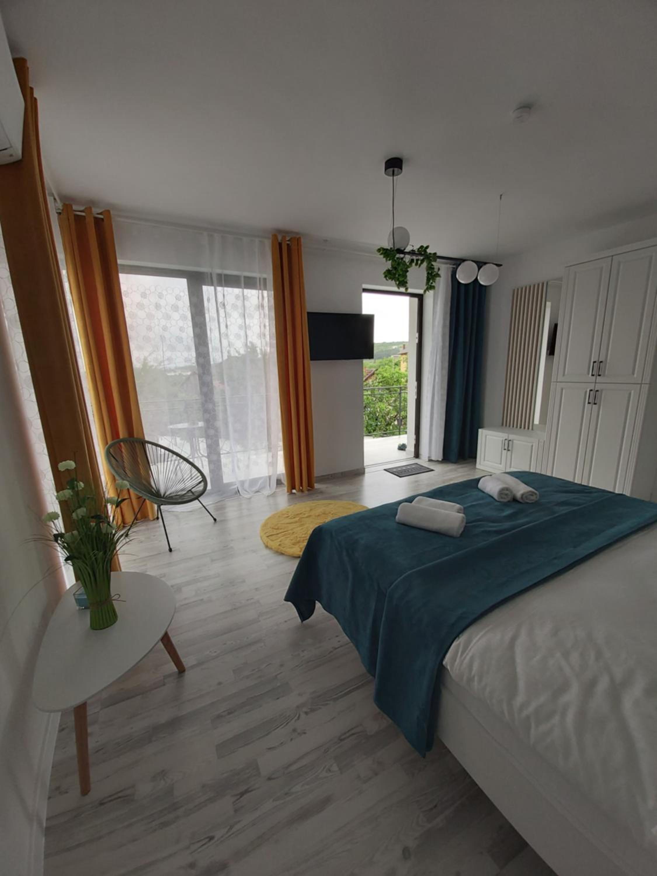 One-Bedroom Apartment - Photo 13