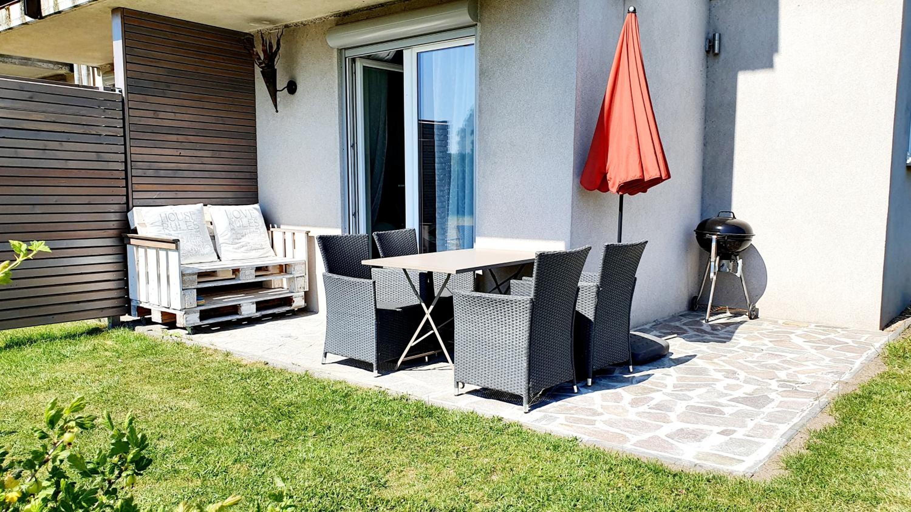 Apartment with Terrace photo 2