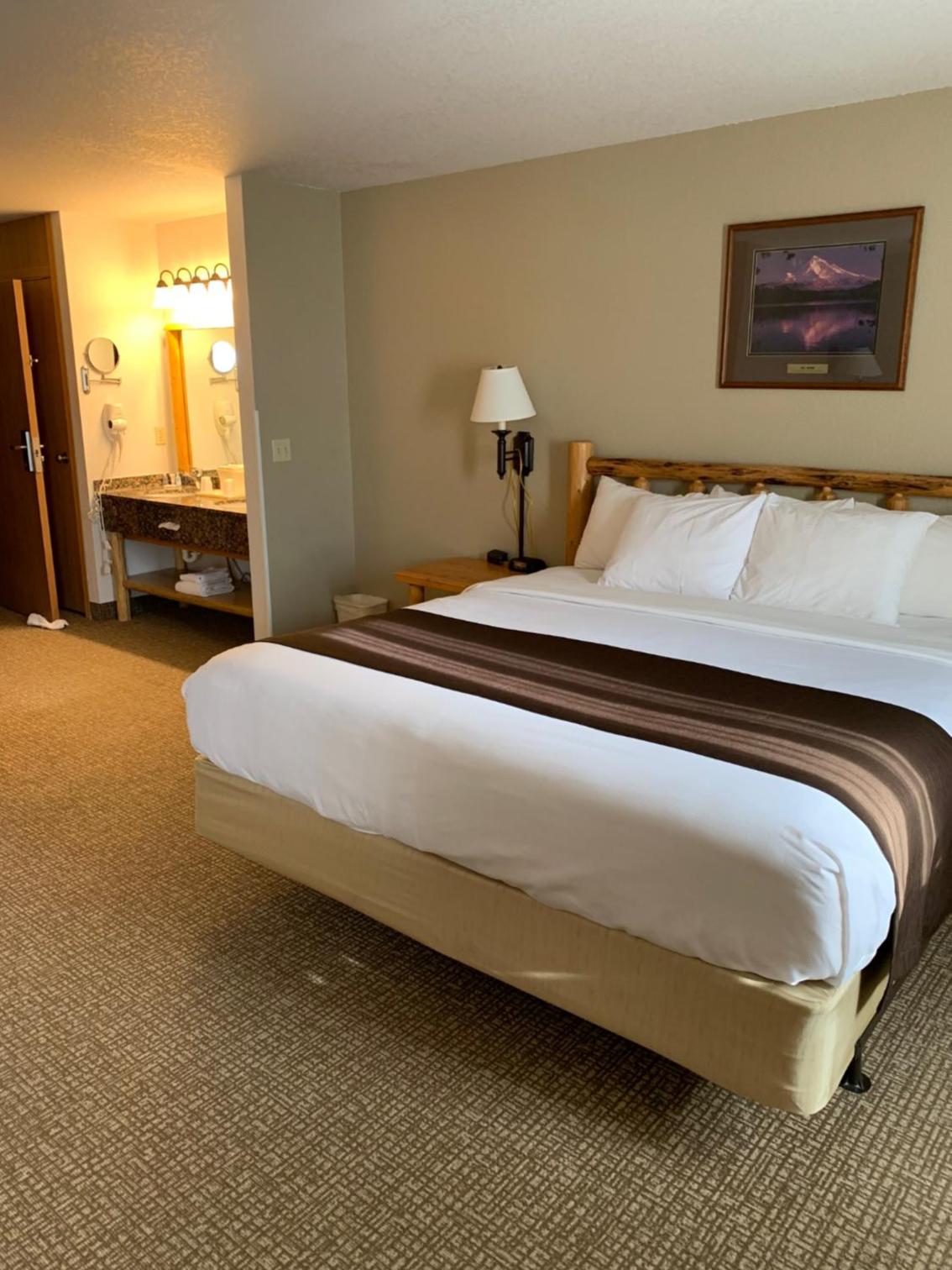 Queen Room photo 1