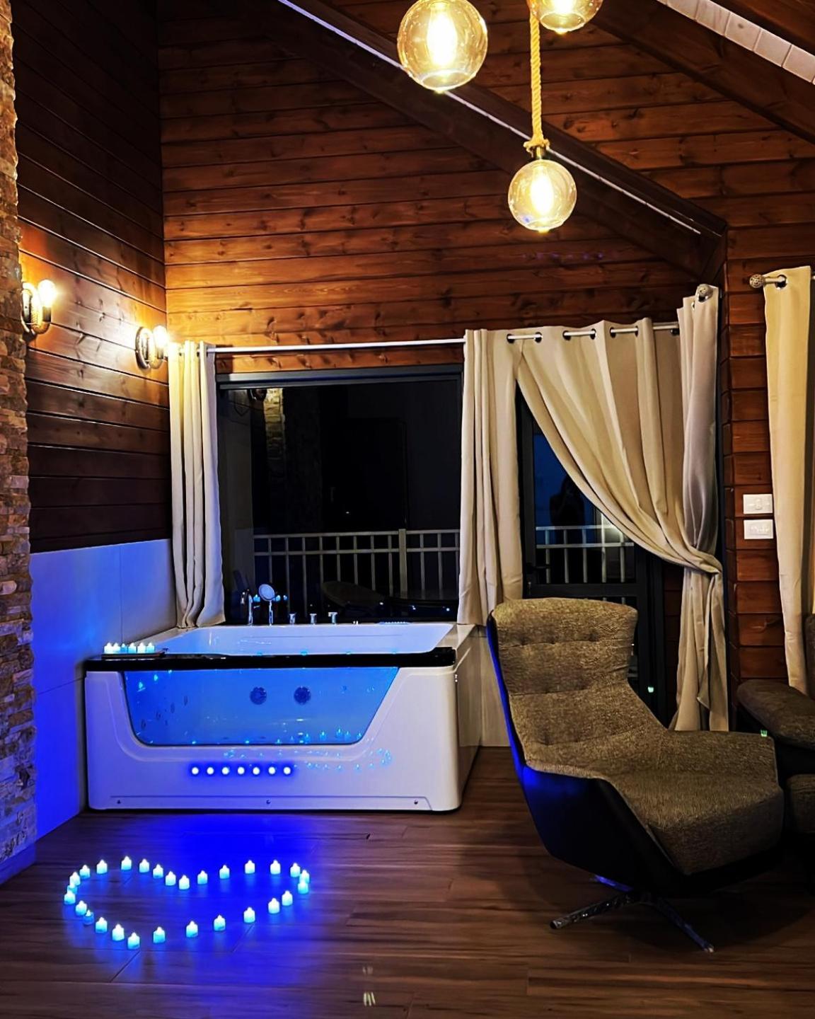 Family Suite with Balcony - Photo 1