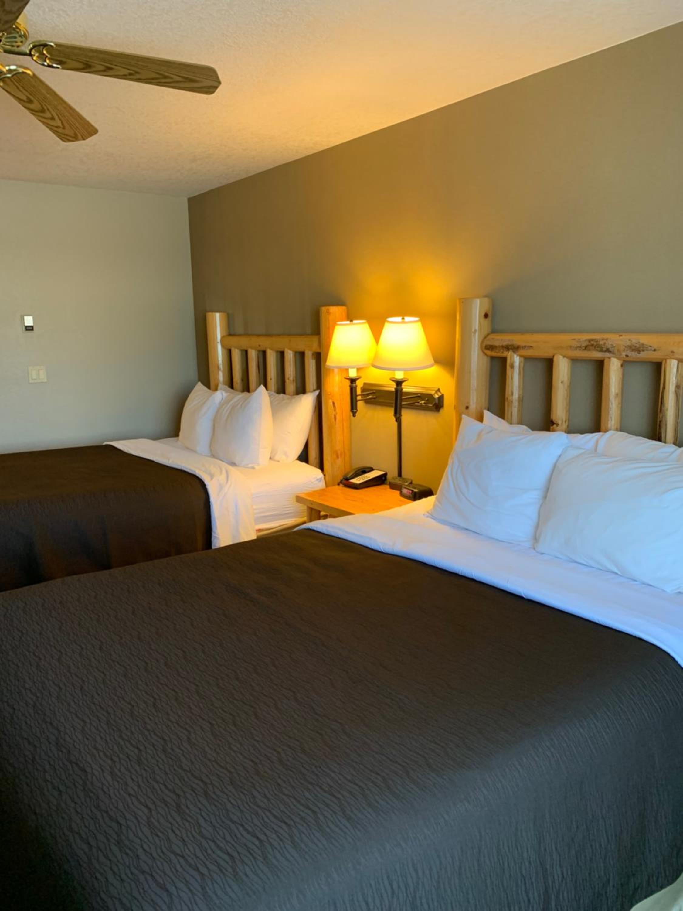 Queen Room with Two Queen Beds - Non-Smoking photo 1
