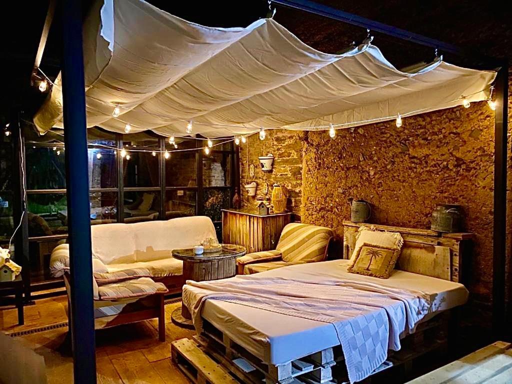 Four-Bedroom House - Photo 7