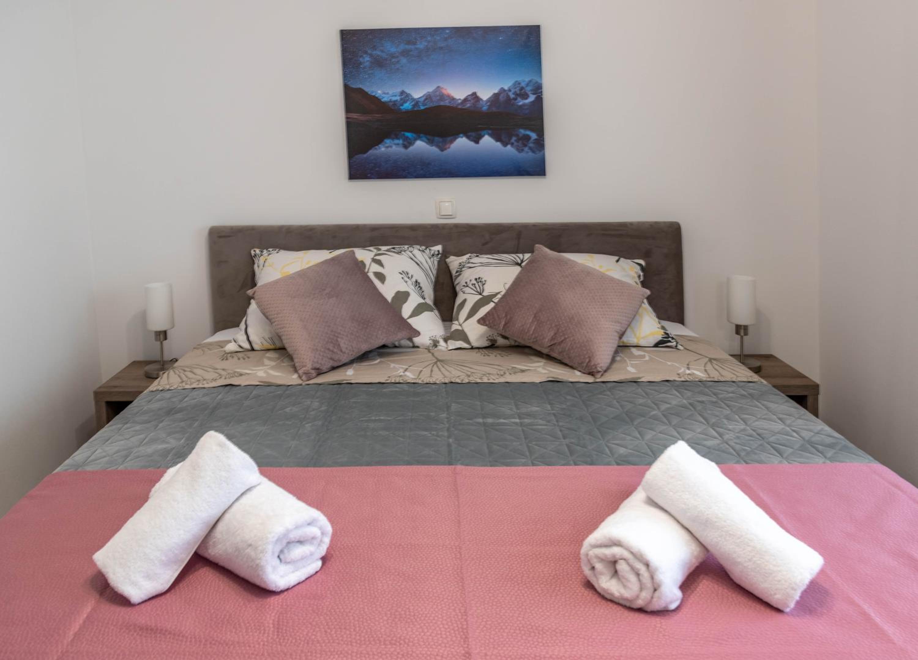 One-Bedroom Apartment - Photo 1