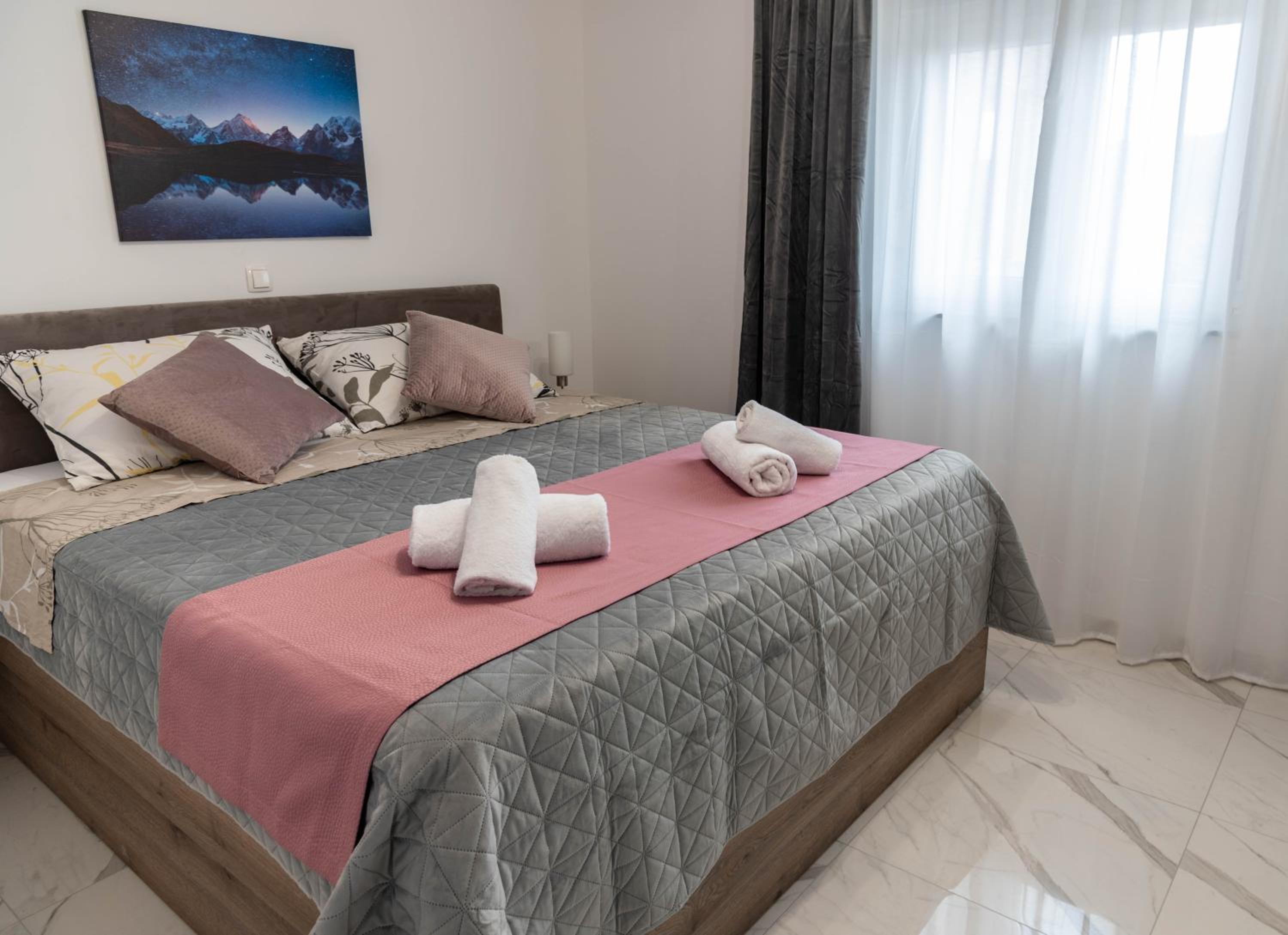 One-Bedroom Apartment - Photo 9