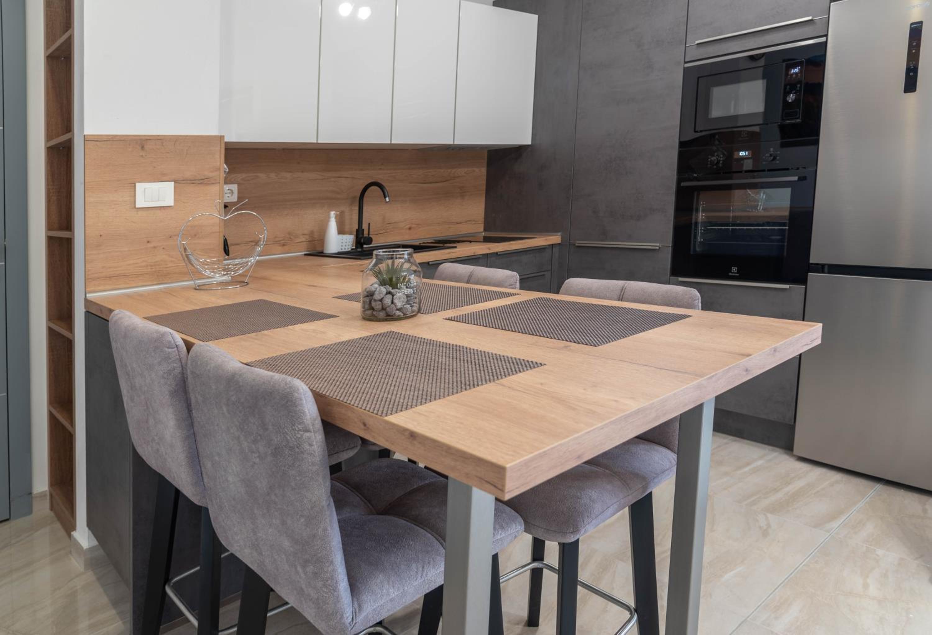 One-Bedroom Apartment - Photo 7