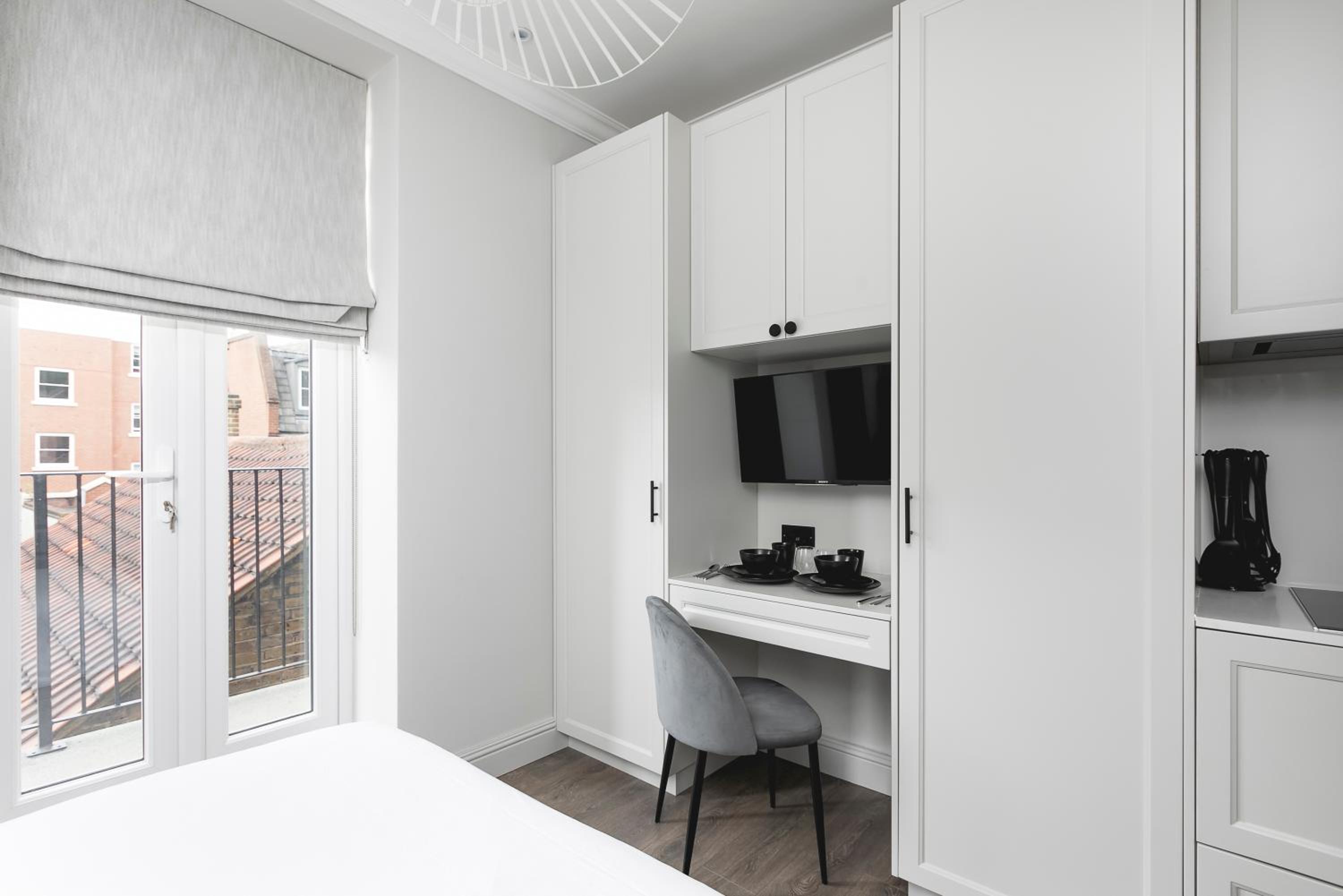 Studio with Balcony photo 1