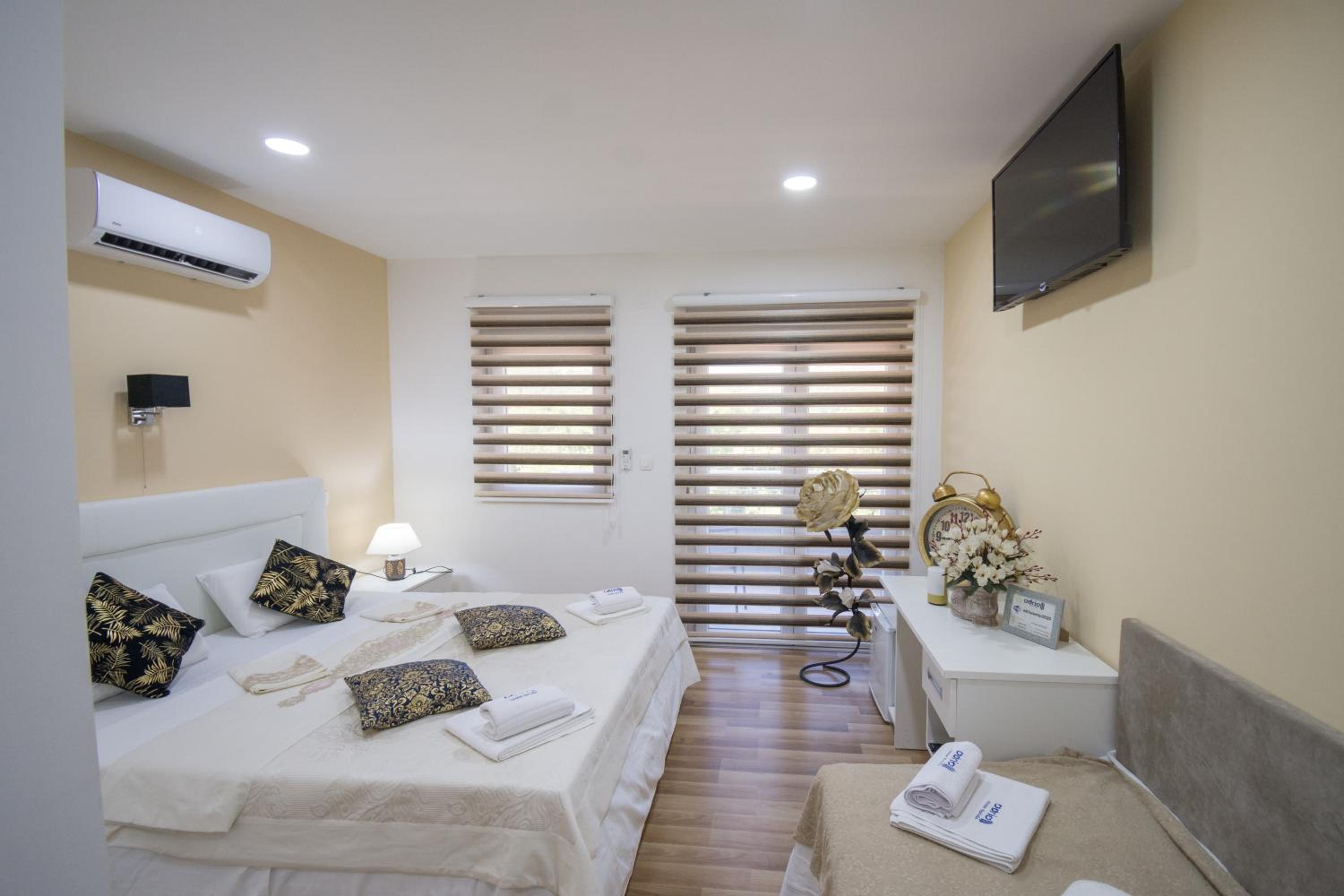 Deluxe Triple Room photo 3