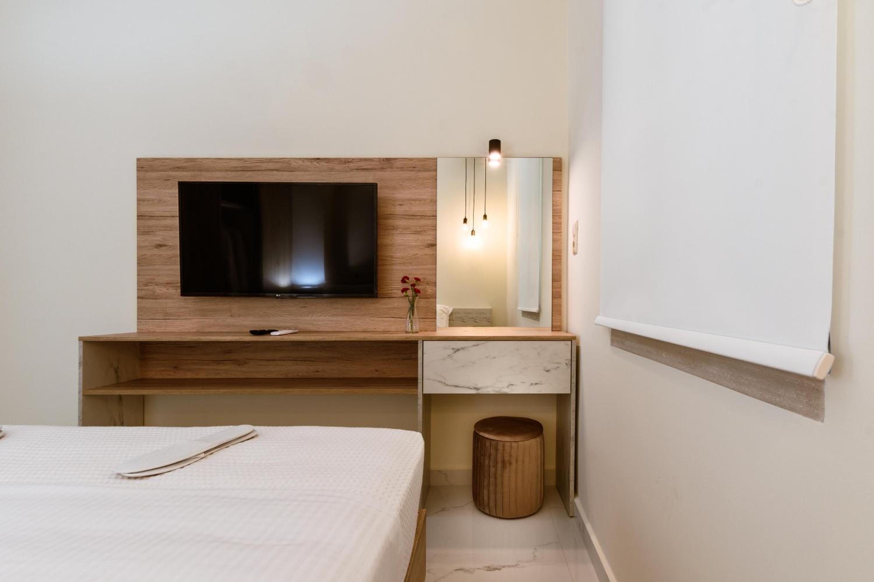 Suite with Spa Bath - Photo 6