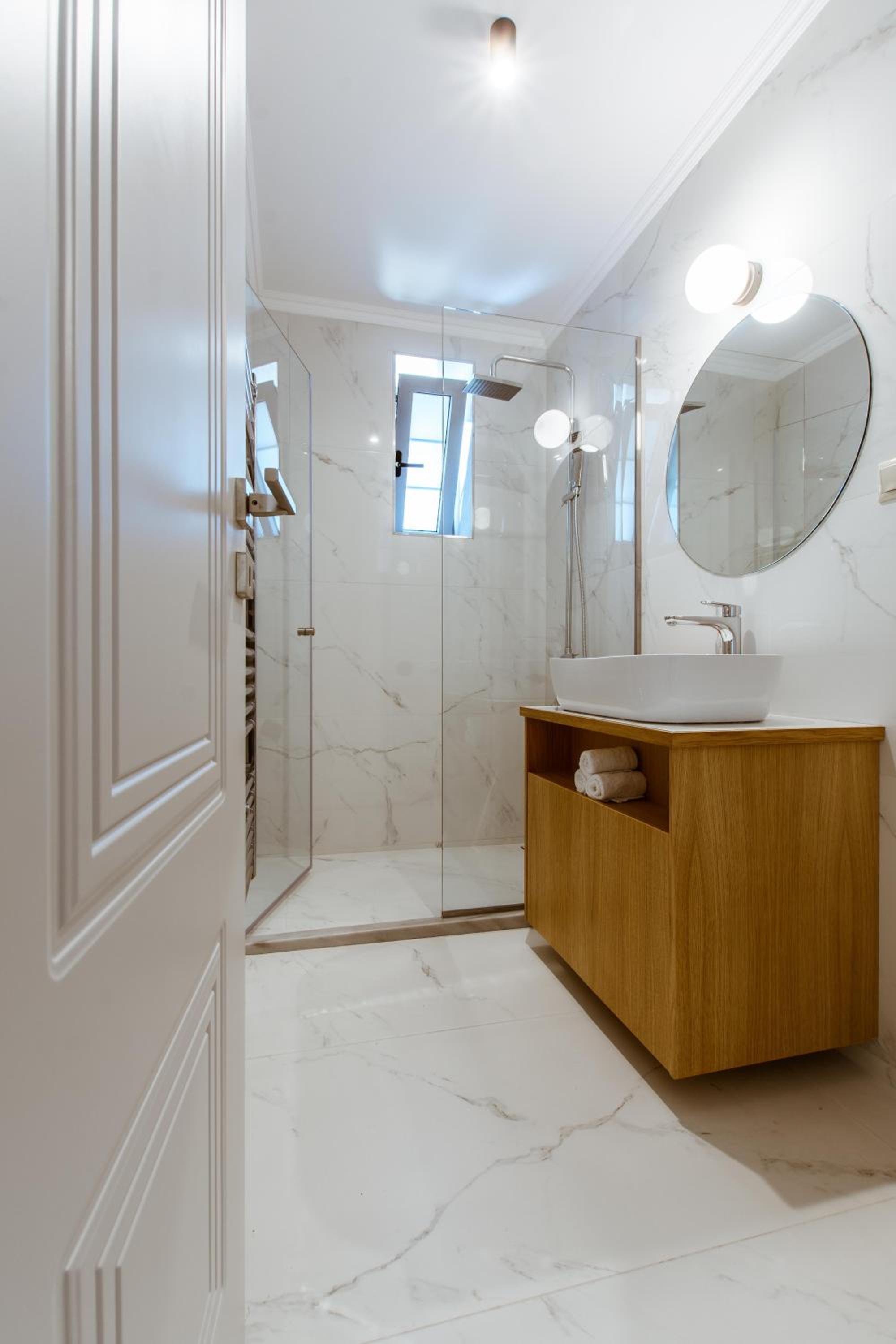 Suite with Spa Bath - Photo 31