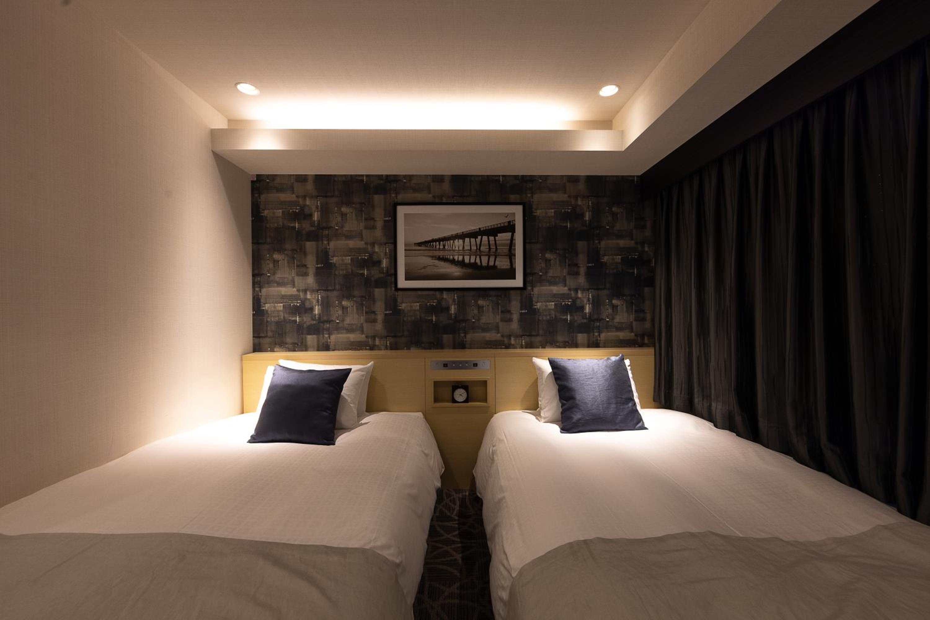 Twin Room - Photo 15