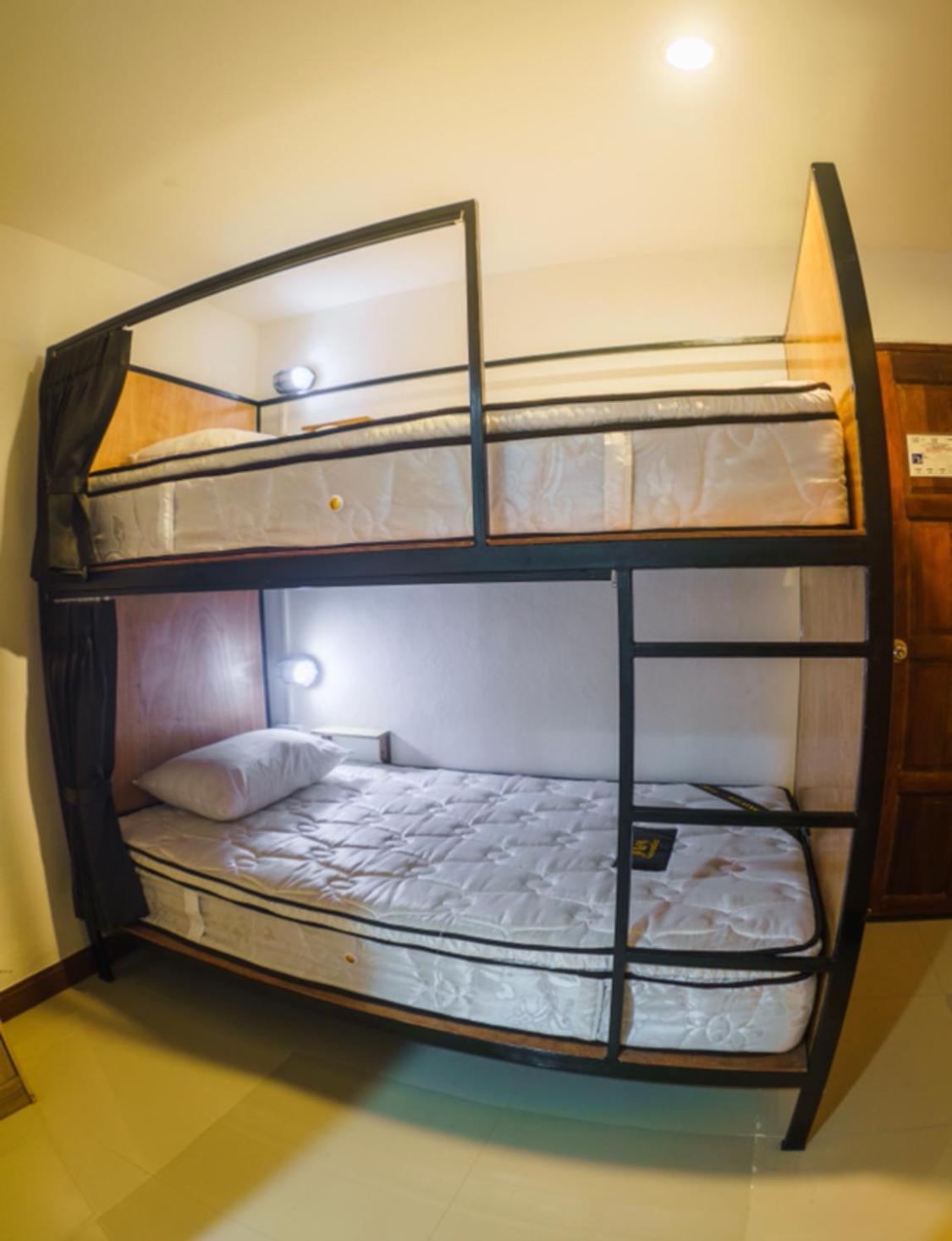 4-Bed Mixed Dormitory Room photo 3