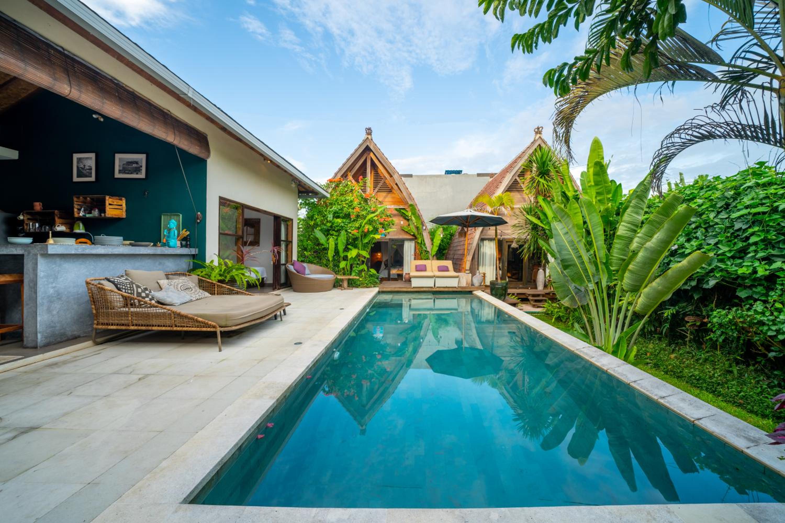 Double Room with Pool View - Photo 12