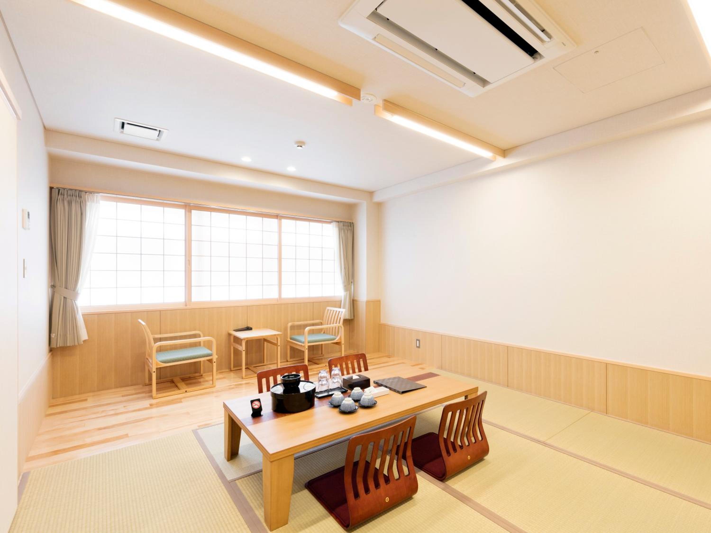 Japanese-Style Quadruple Room