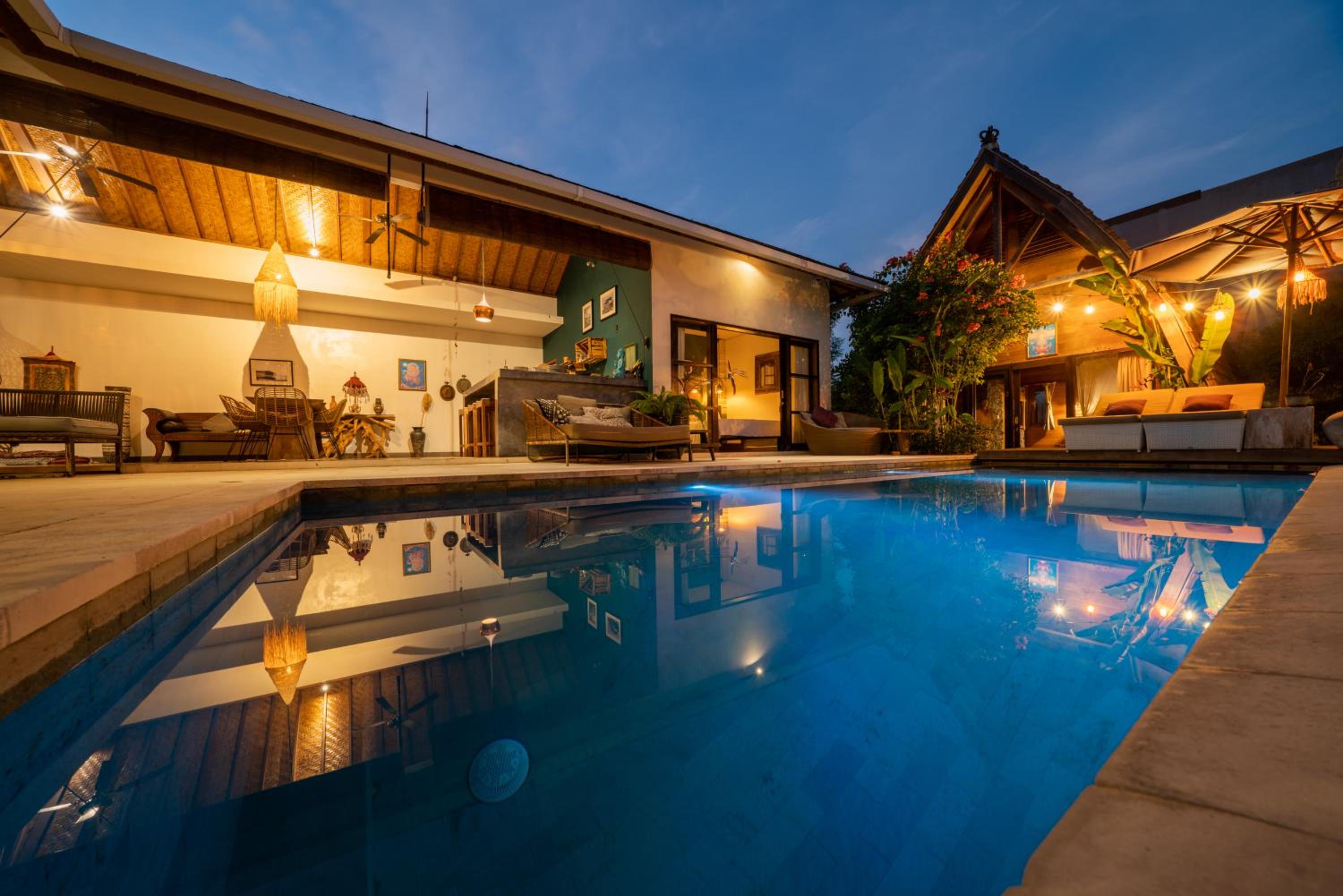 Double Room with Pool View - Photo 8