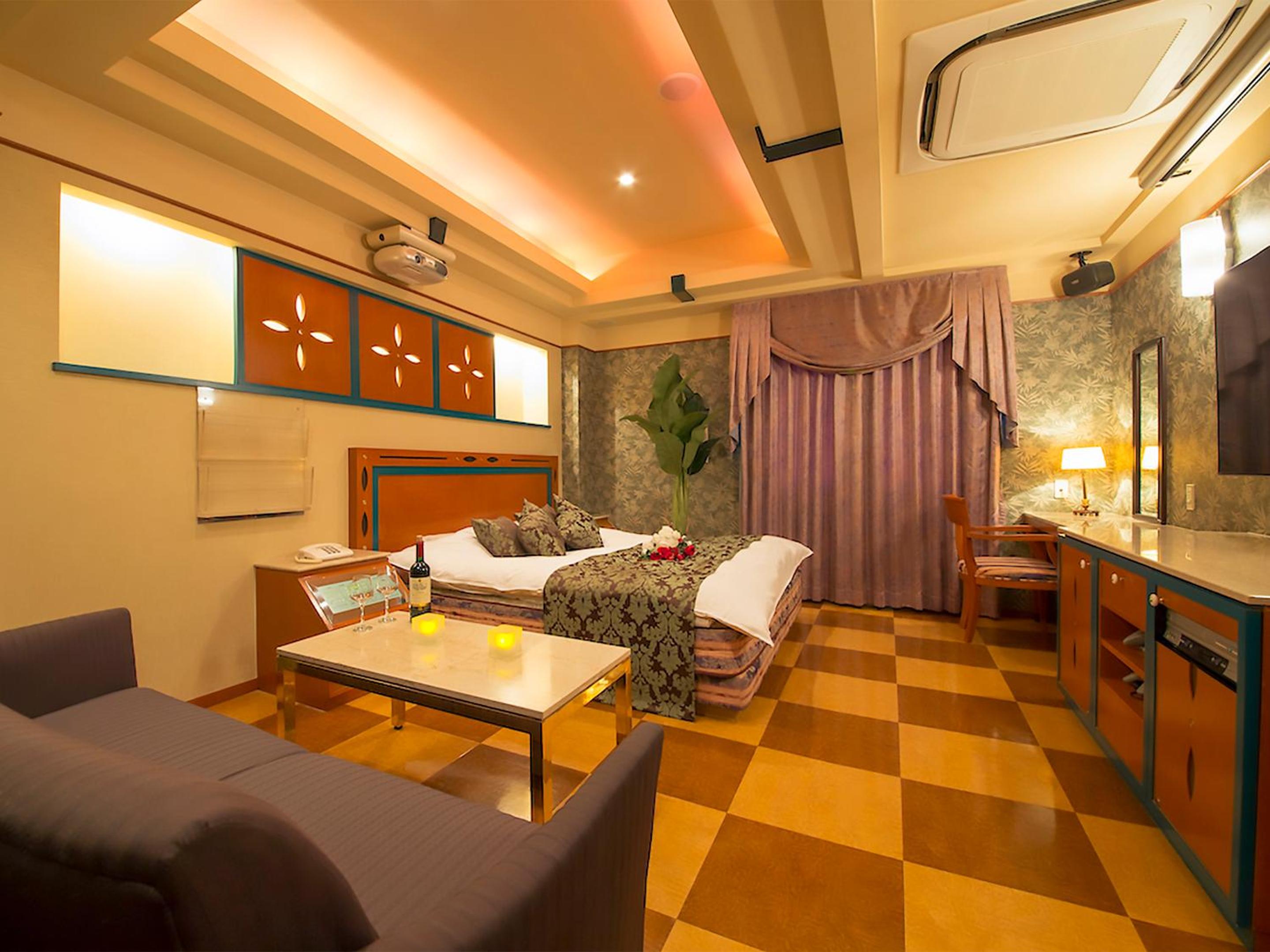 Economy Double Room - Photo 9