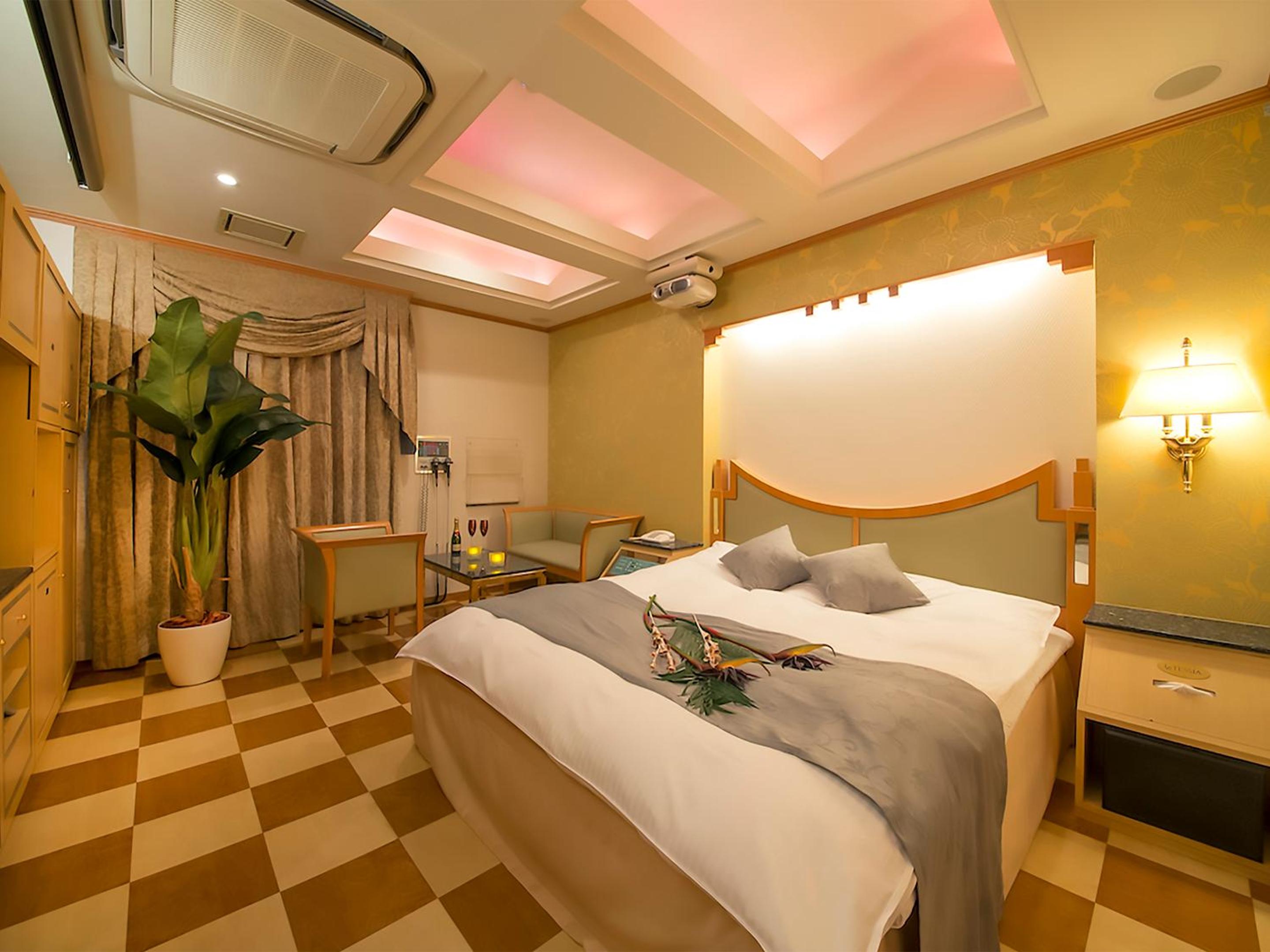 Economy Double Room - Photo 7